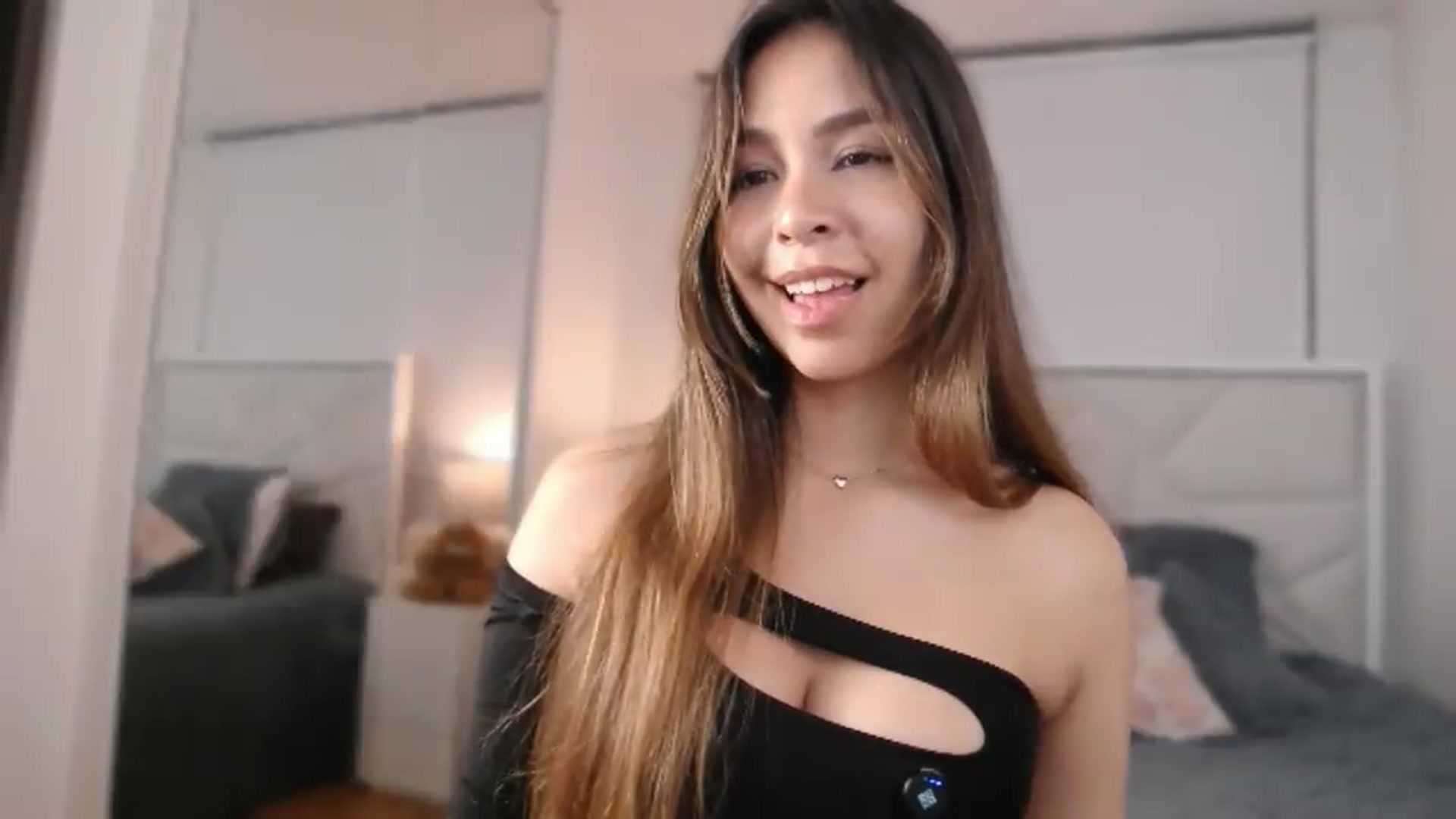 Gallery image thumbnail from Megui's myfreecams stream on, 06/09/2026, 02:55 image 7 of 20