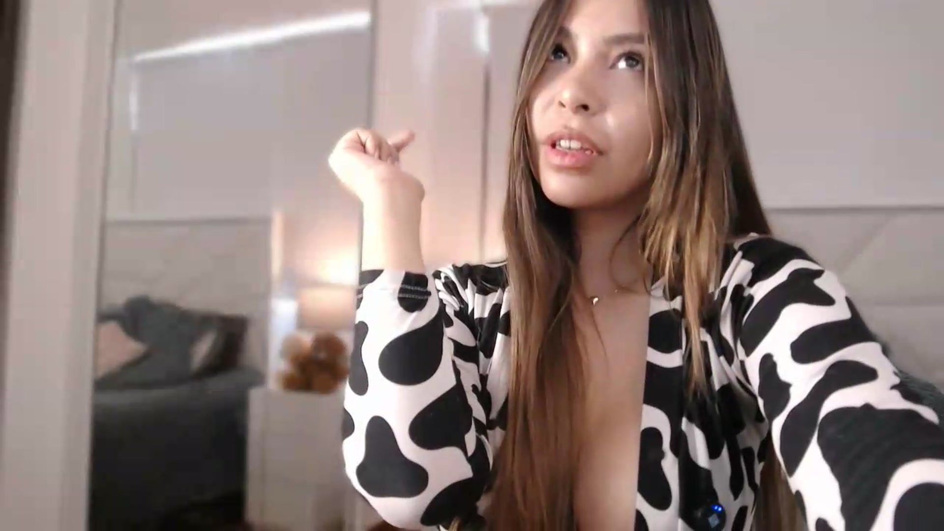 Gallery image thumbnail from Megui's myfreecams stream on, 06/10/2026, 15:37 image 8 of 20