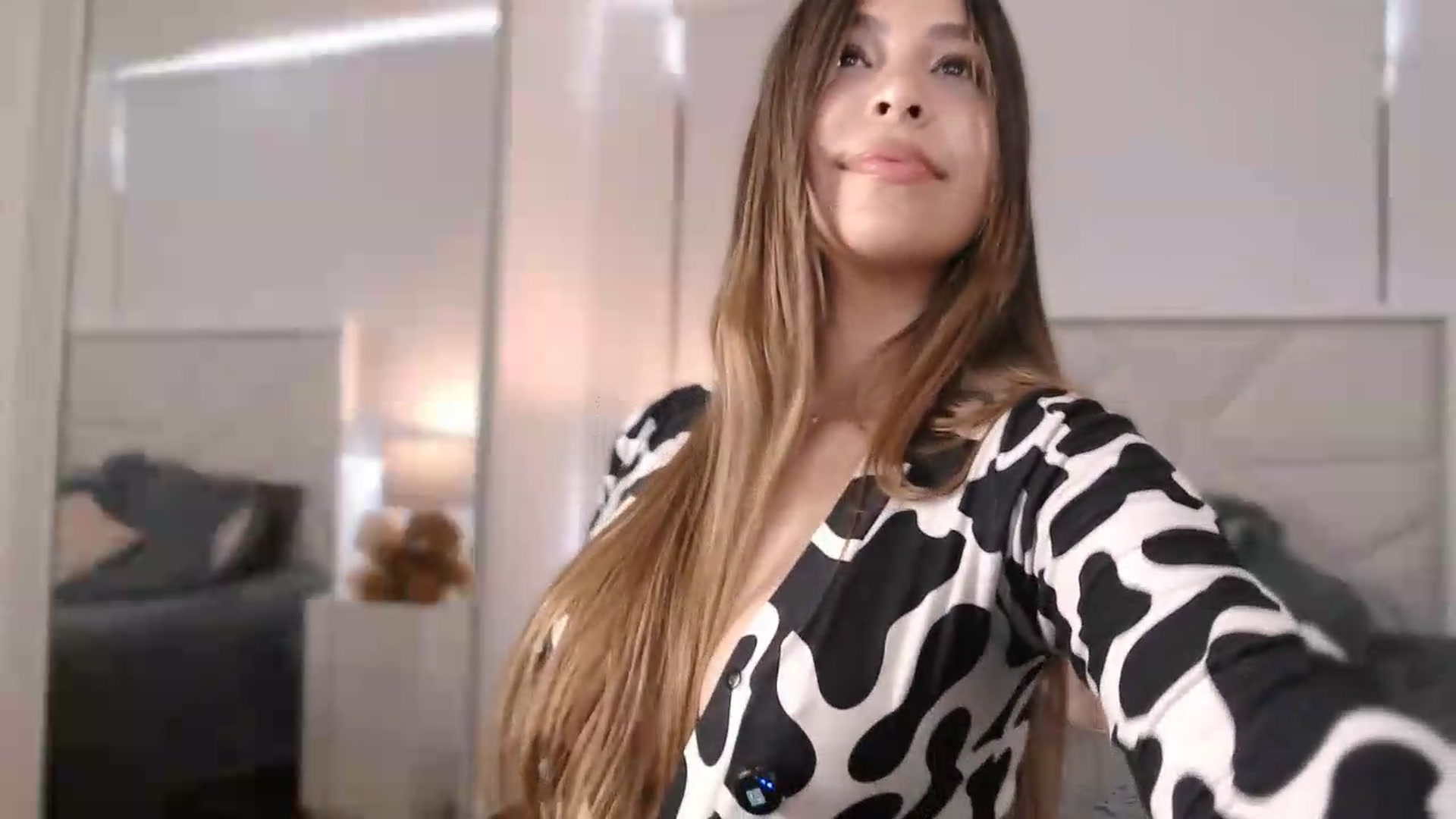 Gallery image thumbnail from Megui's myfreecams stream on, 06/10/2026, 15:37 image 9 of 20