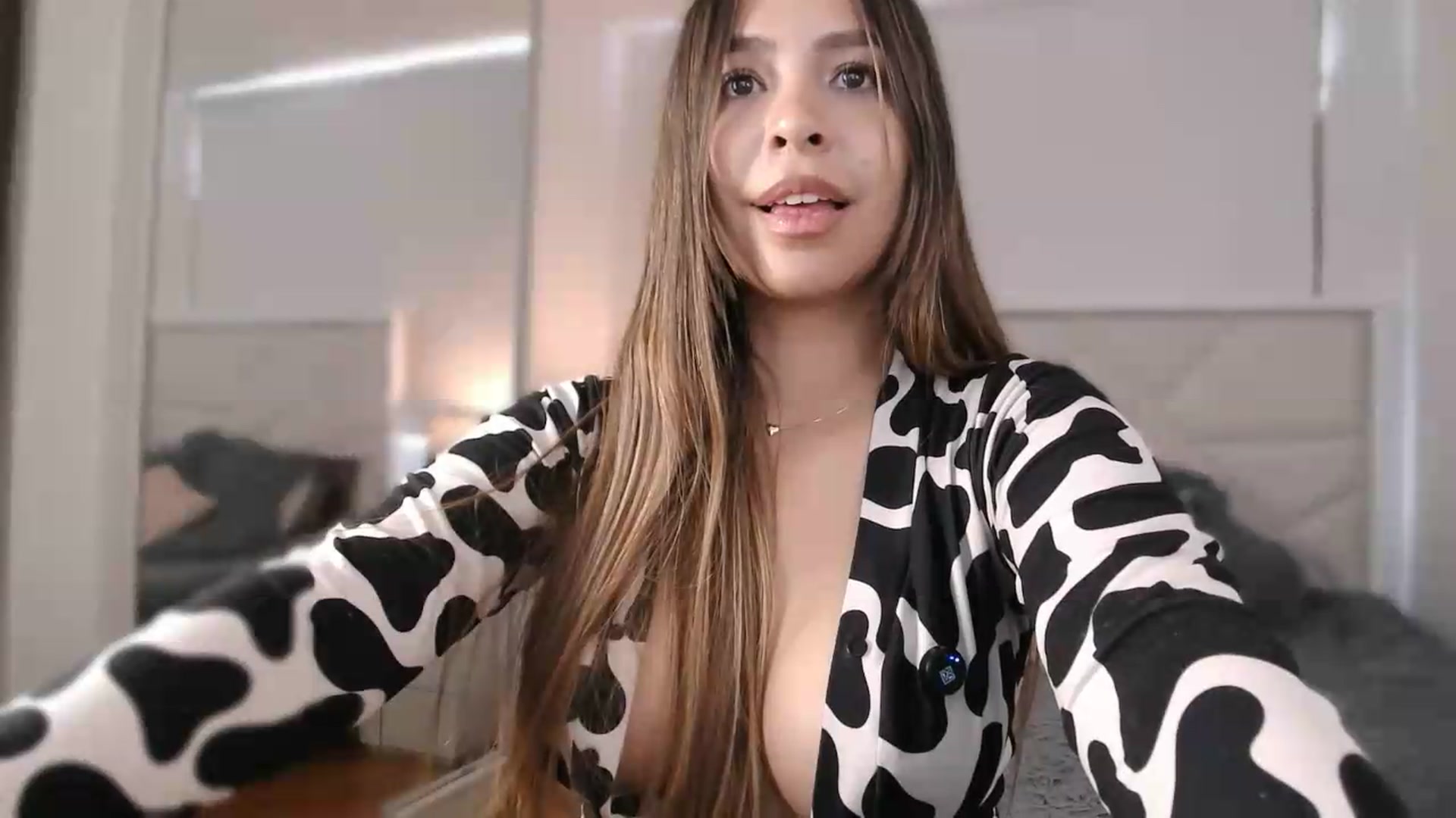 Gallery image thumbnail from Megui's myfreecams stream on, 06/10/2026, 15:37 image 14 of 20