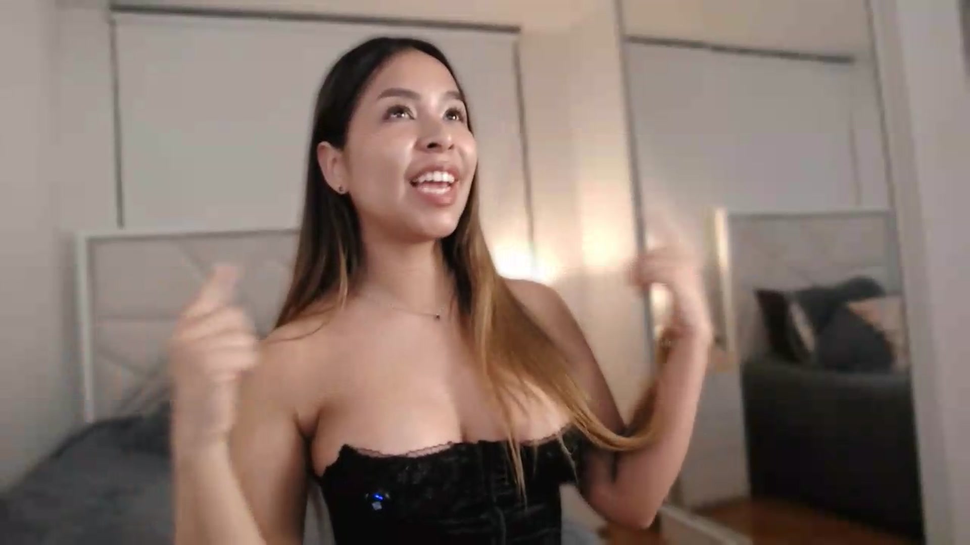 Gallery image thumbnail from Megui's myfreecams stream on, 06/16/2026, 10:22 image 17 of 20