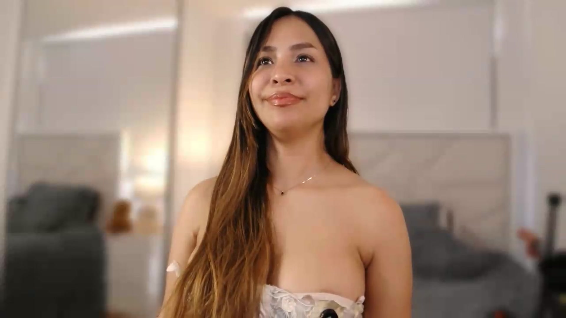 Gallery image thumbnail from Megui's myfreecams stream on, 07/06/2026, 16:01 image 7 of 20