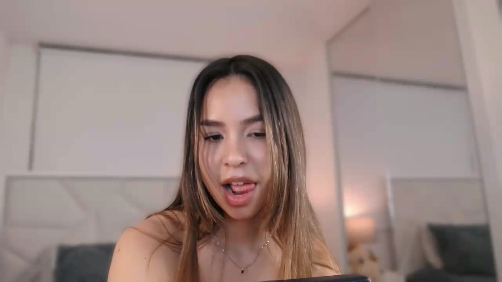 Gallery image thumbnail from Megui's myfreecams stream on, 08/12/2026, 07:49 image 11 of 20