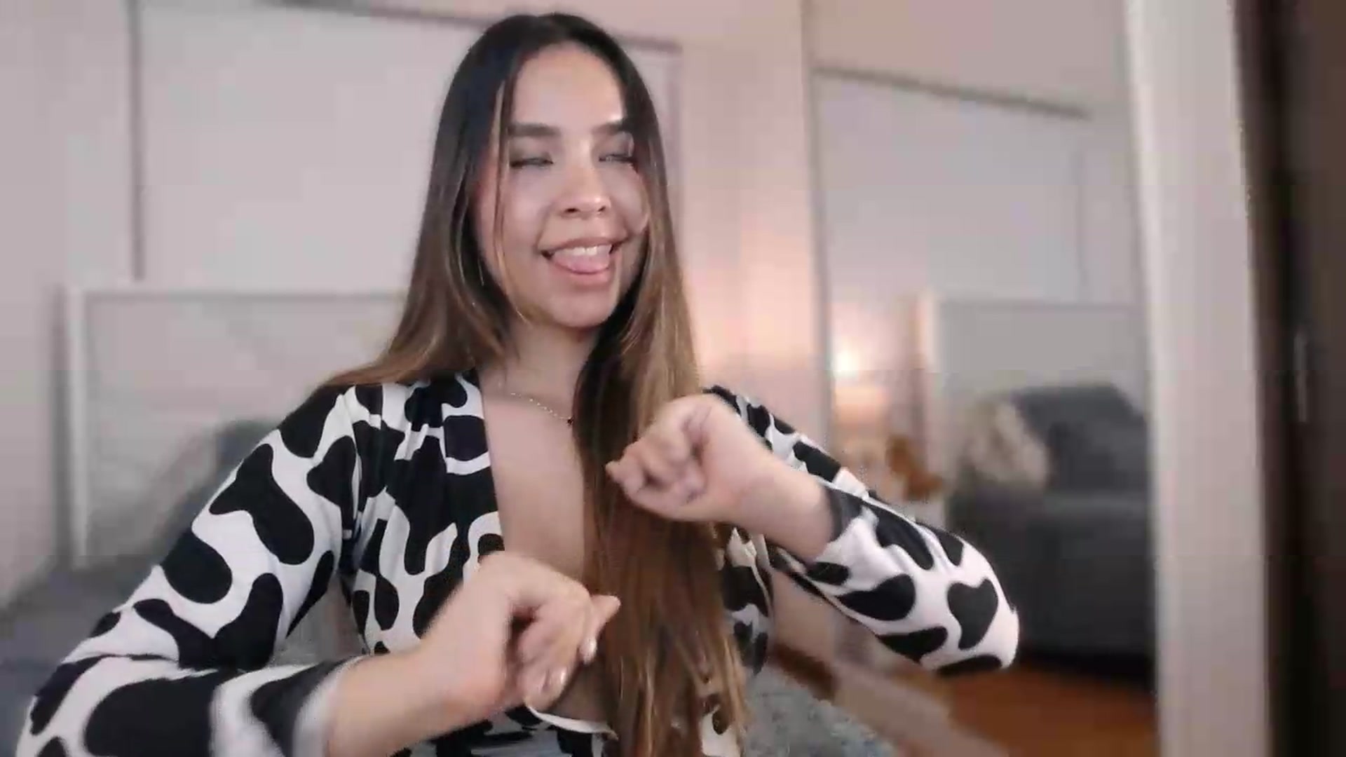 Gallery image thumbnail from Megui's myfreecams stream on, 08/28/2026, 05:24 image 8 of 20
