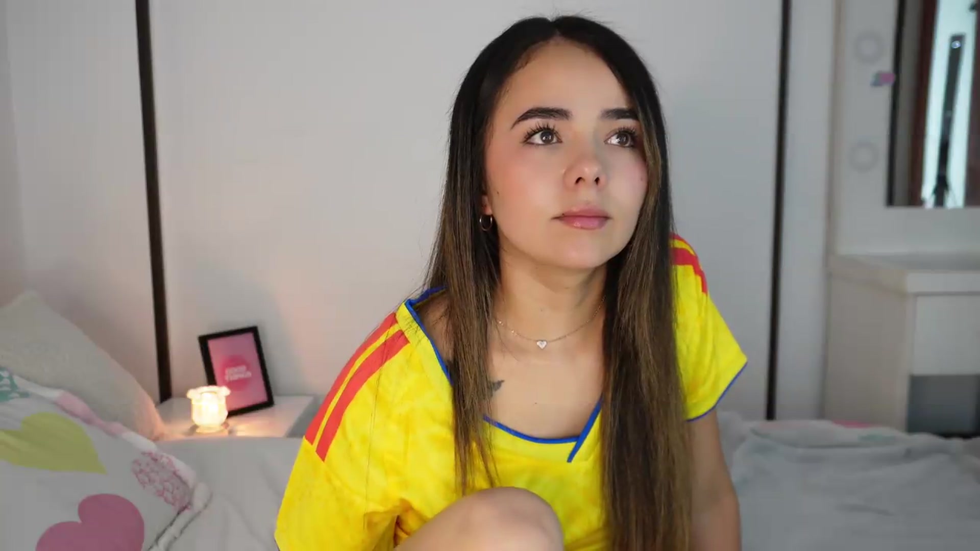 Gallery image thumbnail from MelBliss's myfreecams stream on, 06/24/2026, 24:40 image 13 of 20