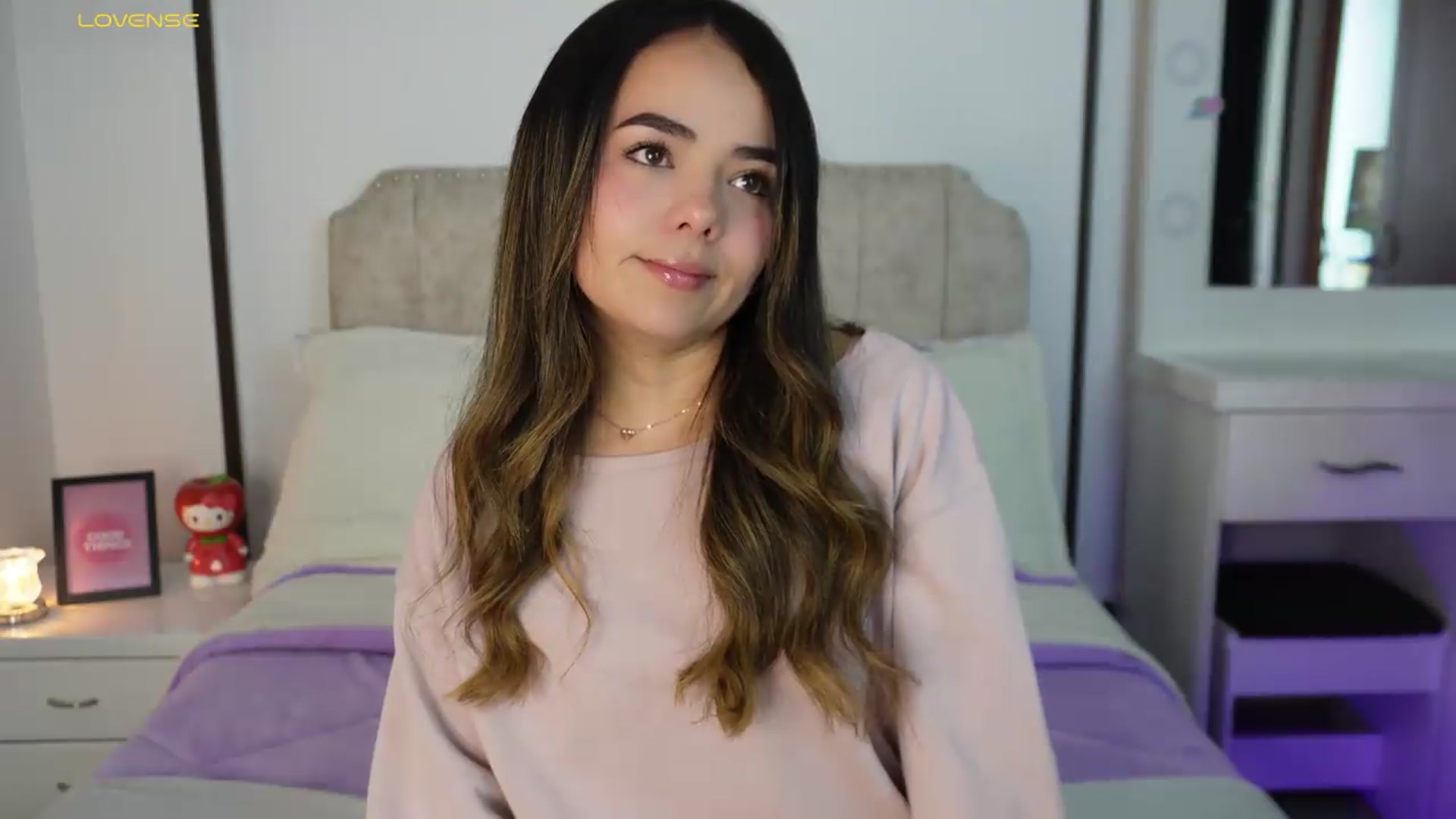 Gallery image thumbnail from MelBliss's myfreecams stream on, 08/16/2026, 02:43 image 11 of 20