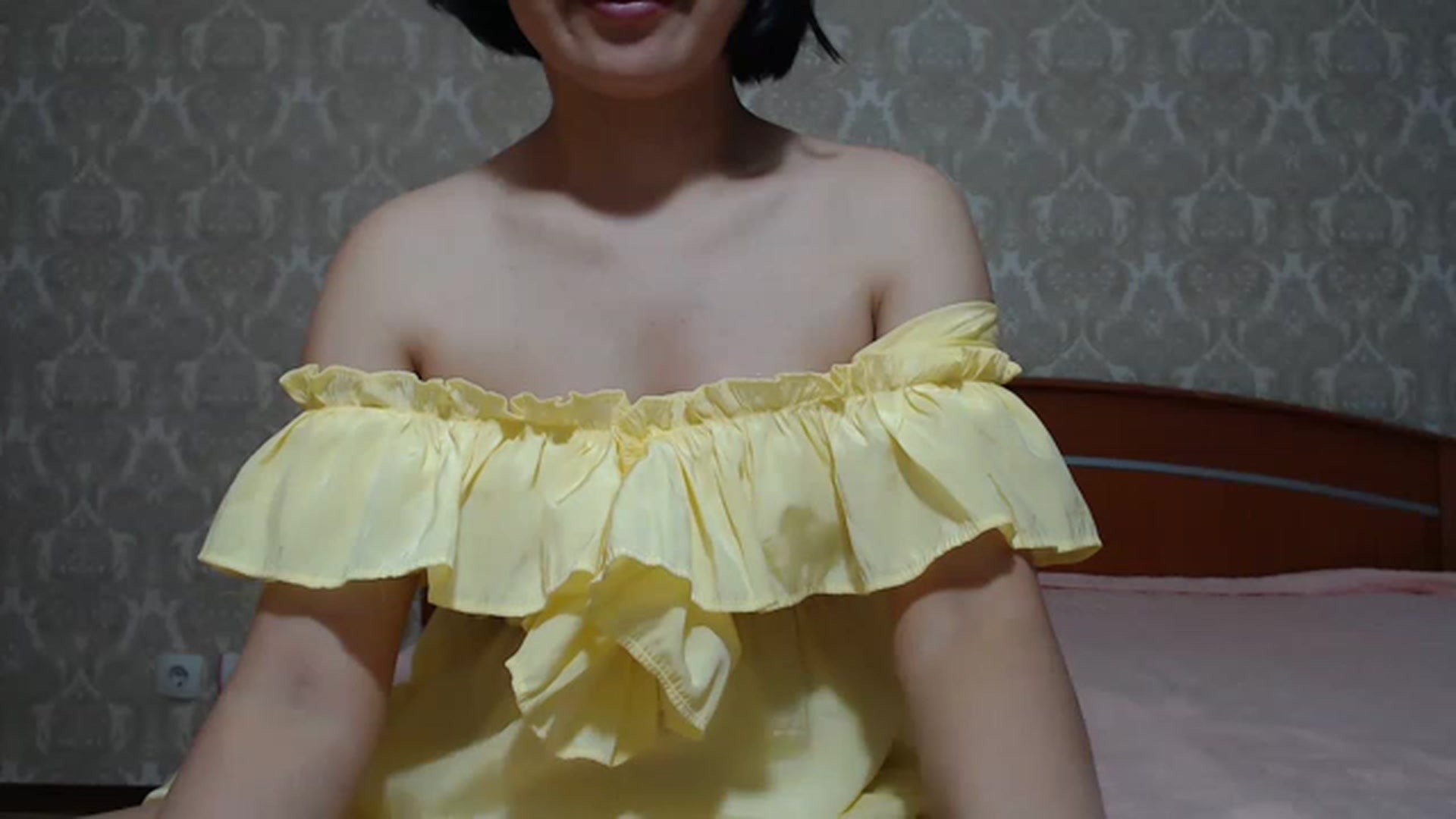 Gallery image thumbnail from MelJoy's myfreecams stream on, 05/16/2023, 22:15 image 16 of 20