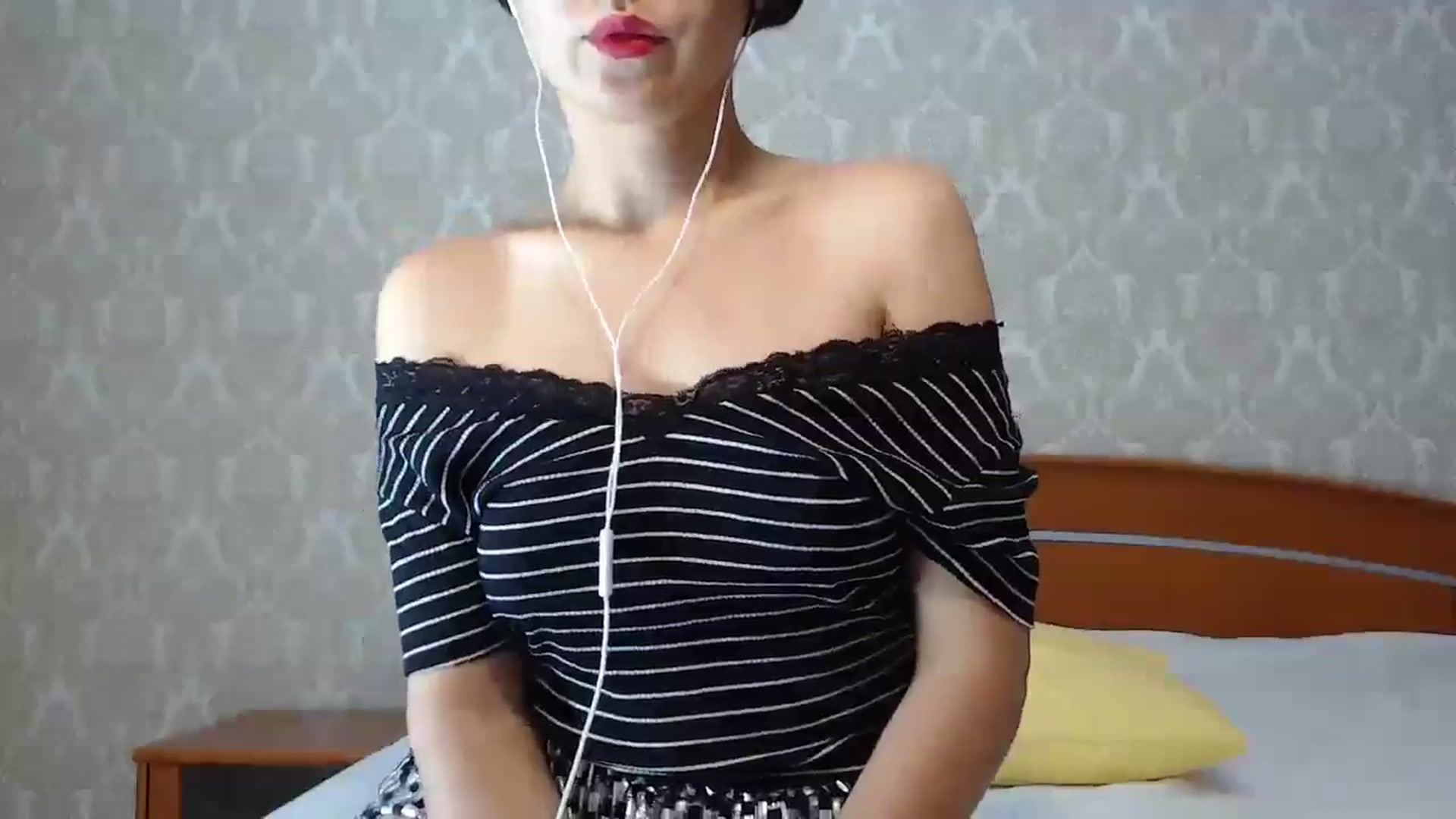 Gallery image thumbnail from MelJoy's myfreecams stream on, 09/22/2024, 17:57 image 7 of 20