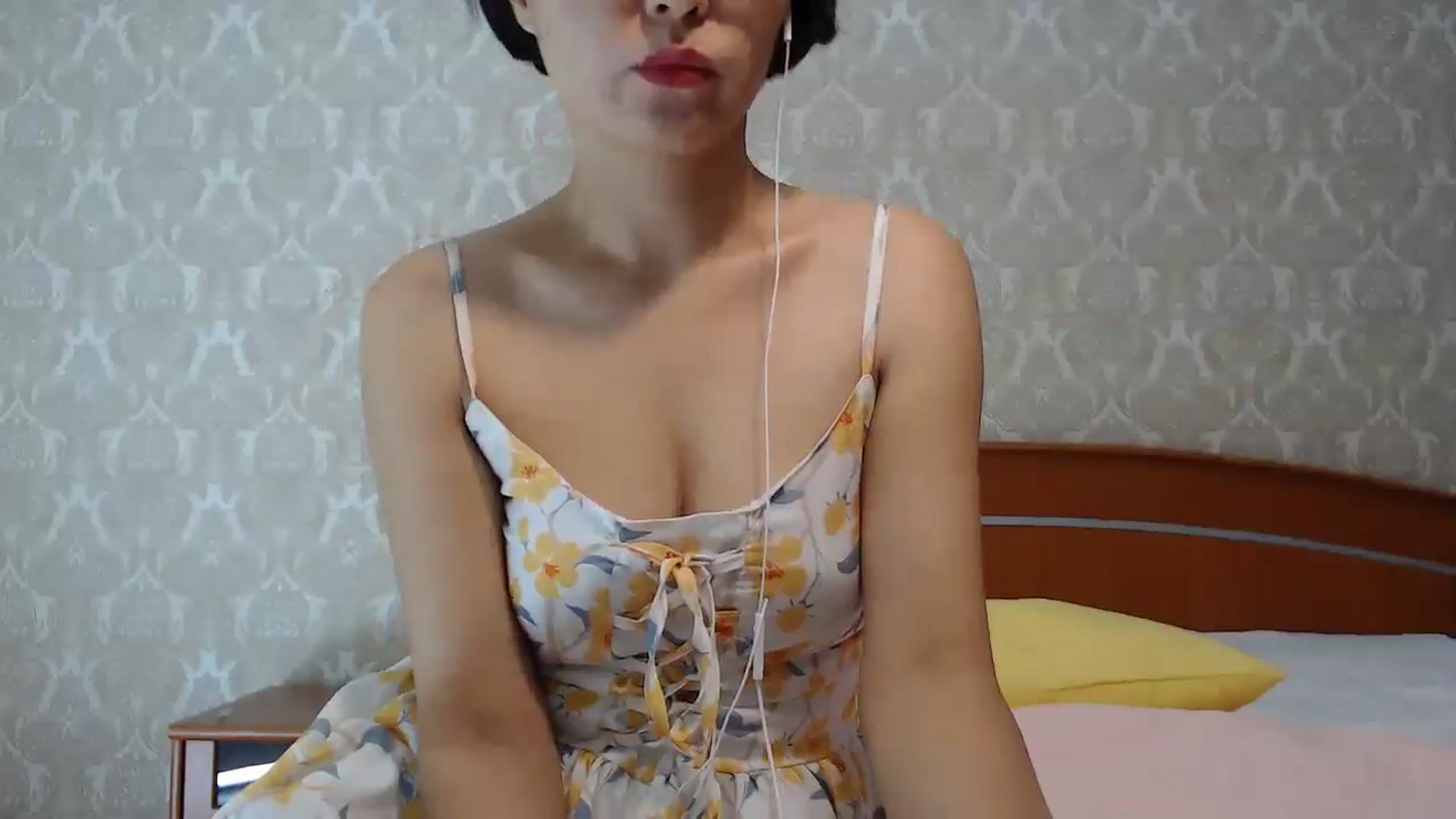 Gallery image thumbnail from MelJoy's myfreecams stream on, 10/15/2024, 19:56 image 2 of 20