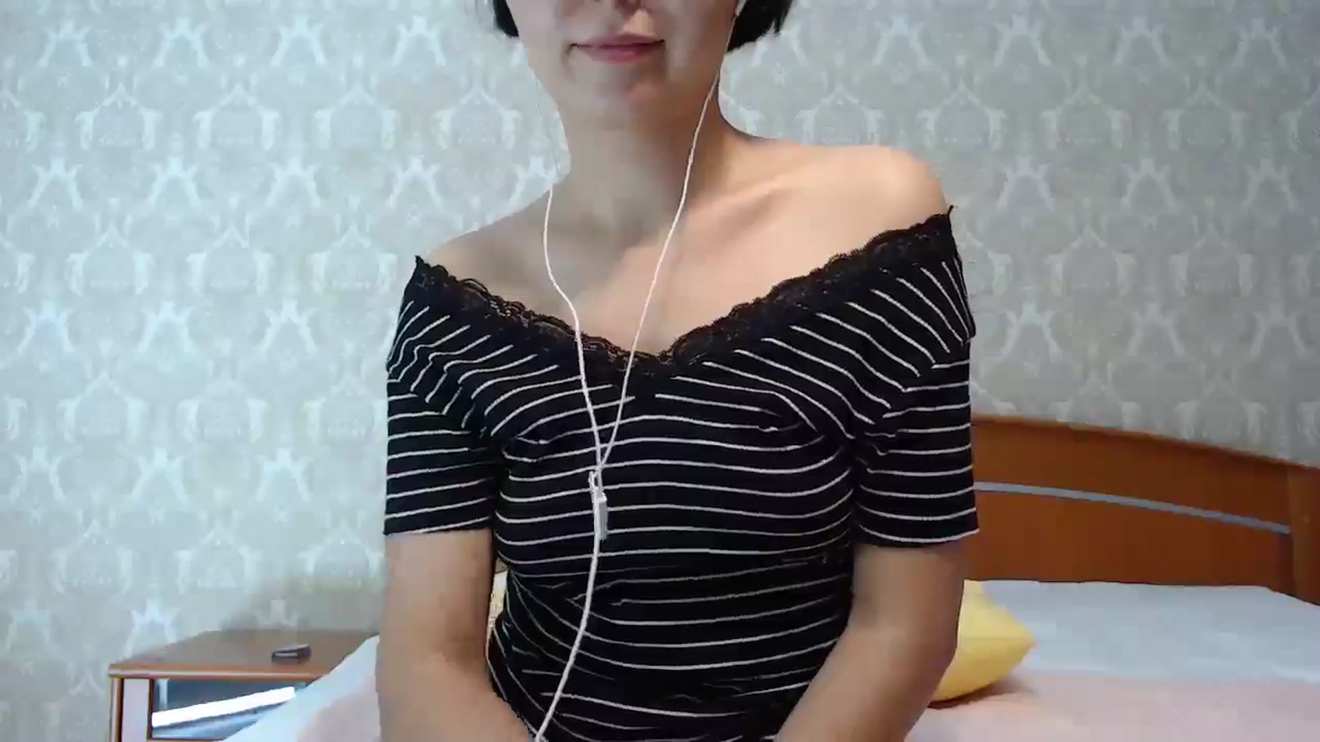 Gallery image thumbnail from MelJoy's myfreecams stream on, 10/19/2024, 18:15 image 20 of 20