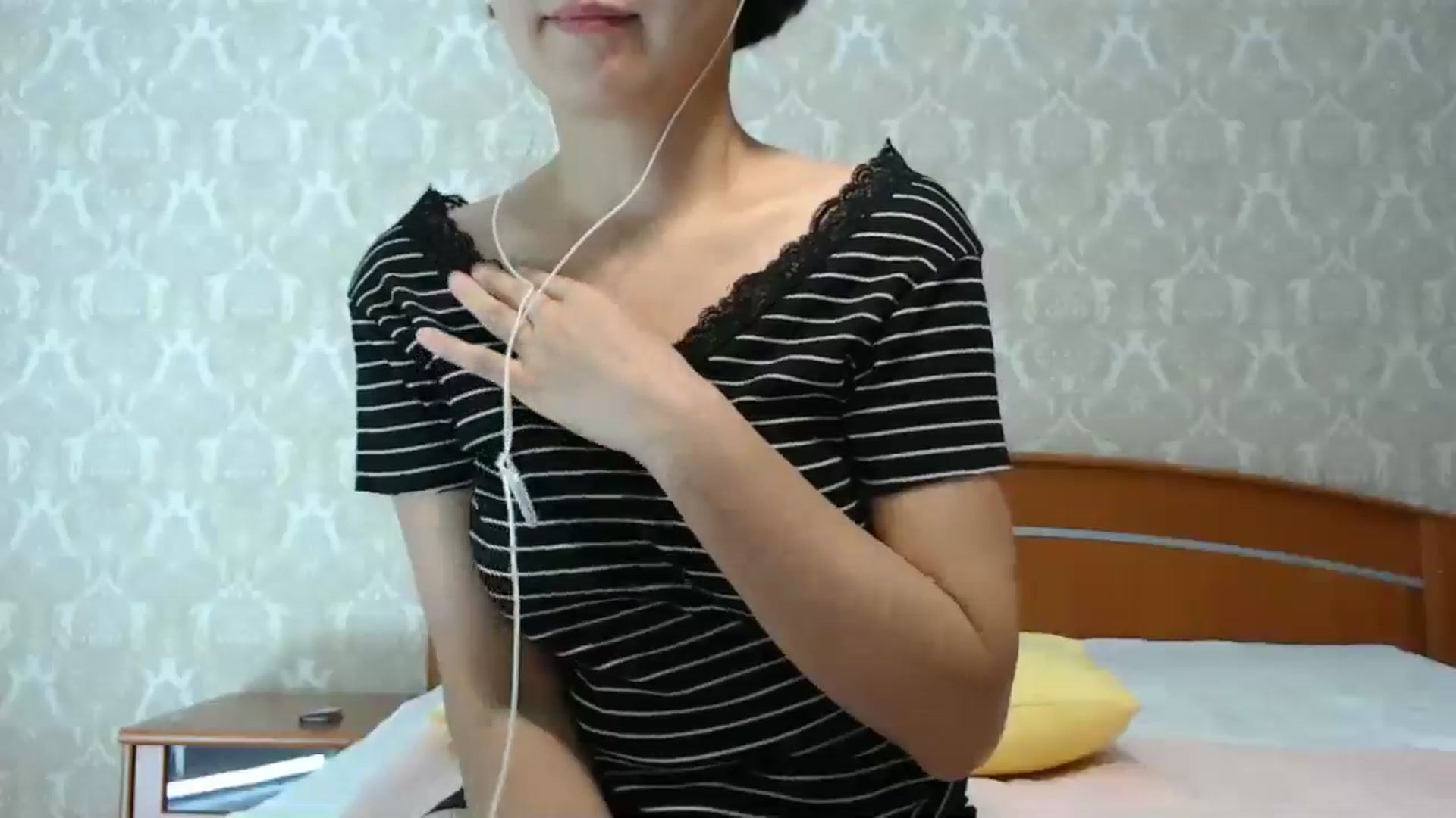 Gallery image thumbnail from MelJoy's myfreecams stream on, 10/19/2024, 18:15 image 9 of 20