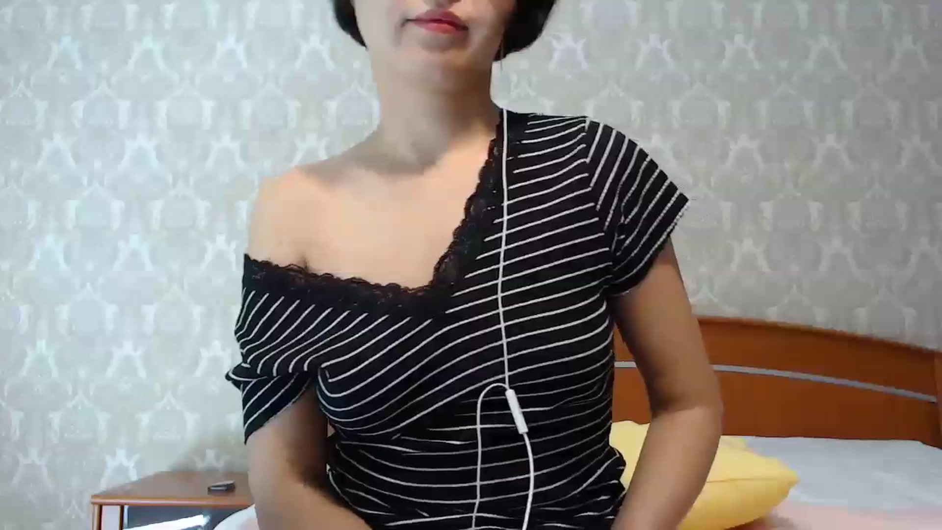 Gallery image thumbnail from MelJoy's myfreecams stream on, 10/22/2024, 21:01 image 9 of 20