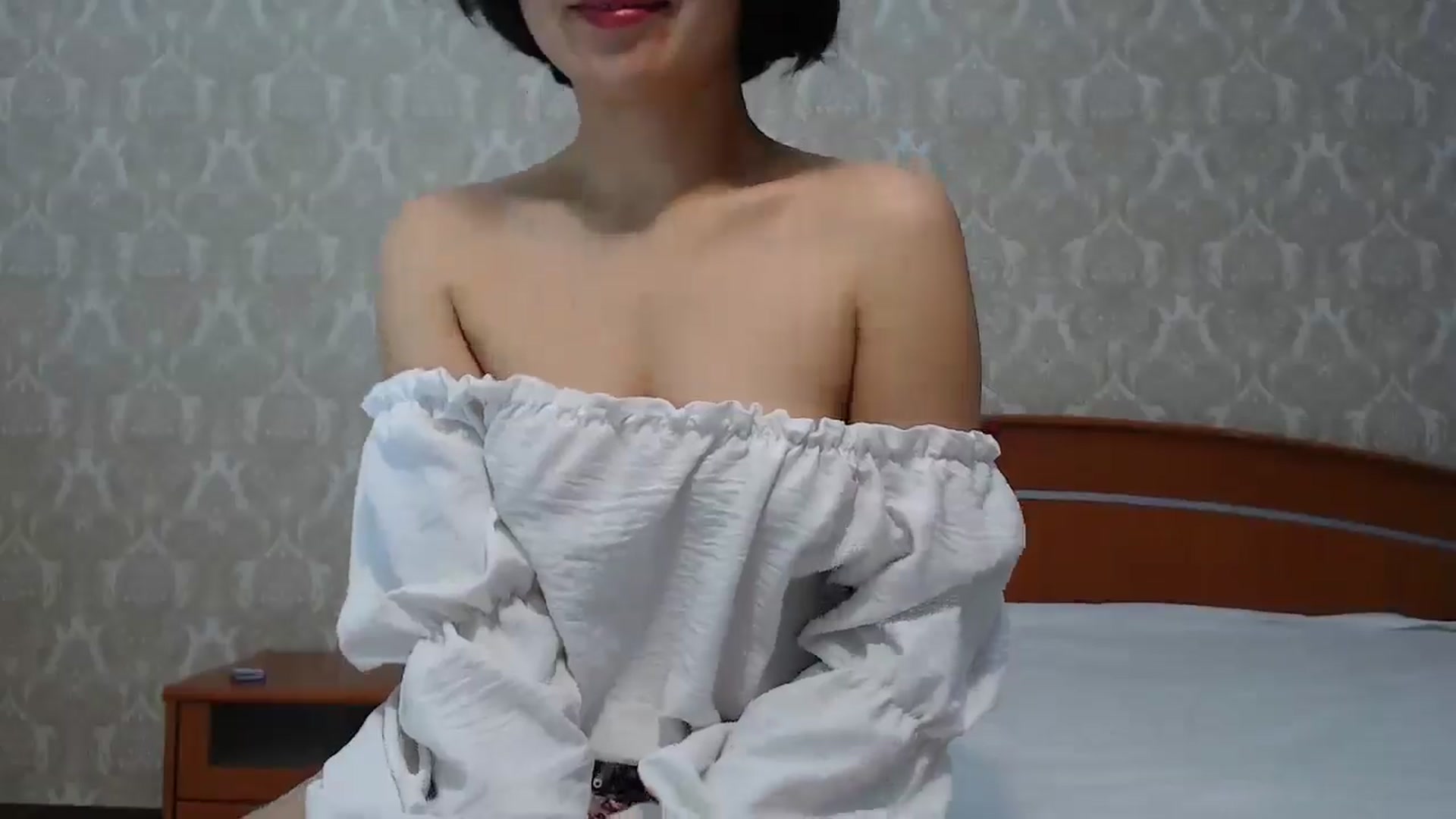 Gallery image thumbnail from MelJoy's myfreecams stream on, 01/05/2025, 18:54 image 11 of 20