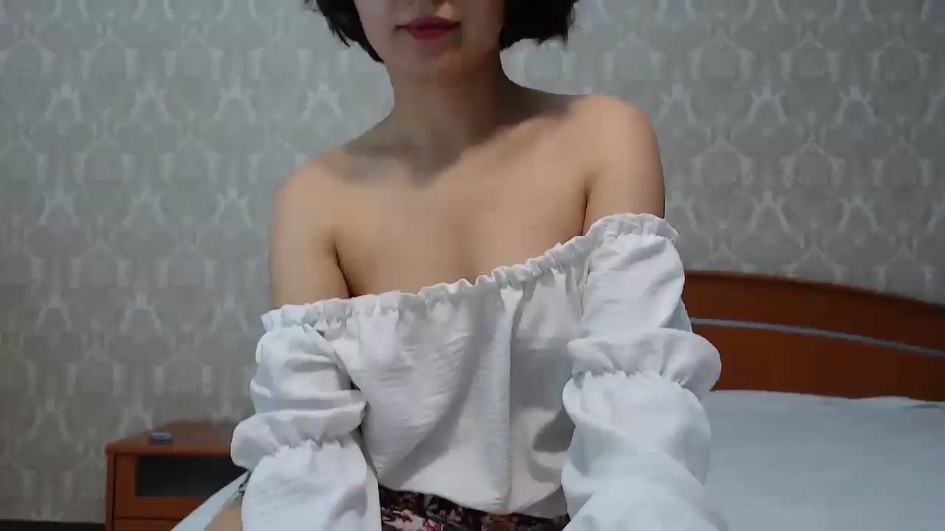 Gallery image thumbnail from MelJoy's myfreecams stream on, 01/05/2025, 18:54 image 13 of 20