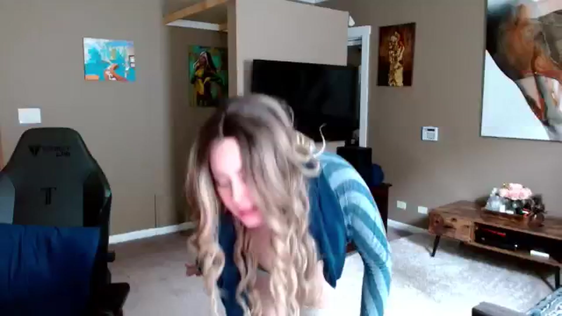 Gallery image thumbnail from Mel_inLove's myfreecams stream on, 06/10/2025, 18:08 image 10 of 20