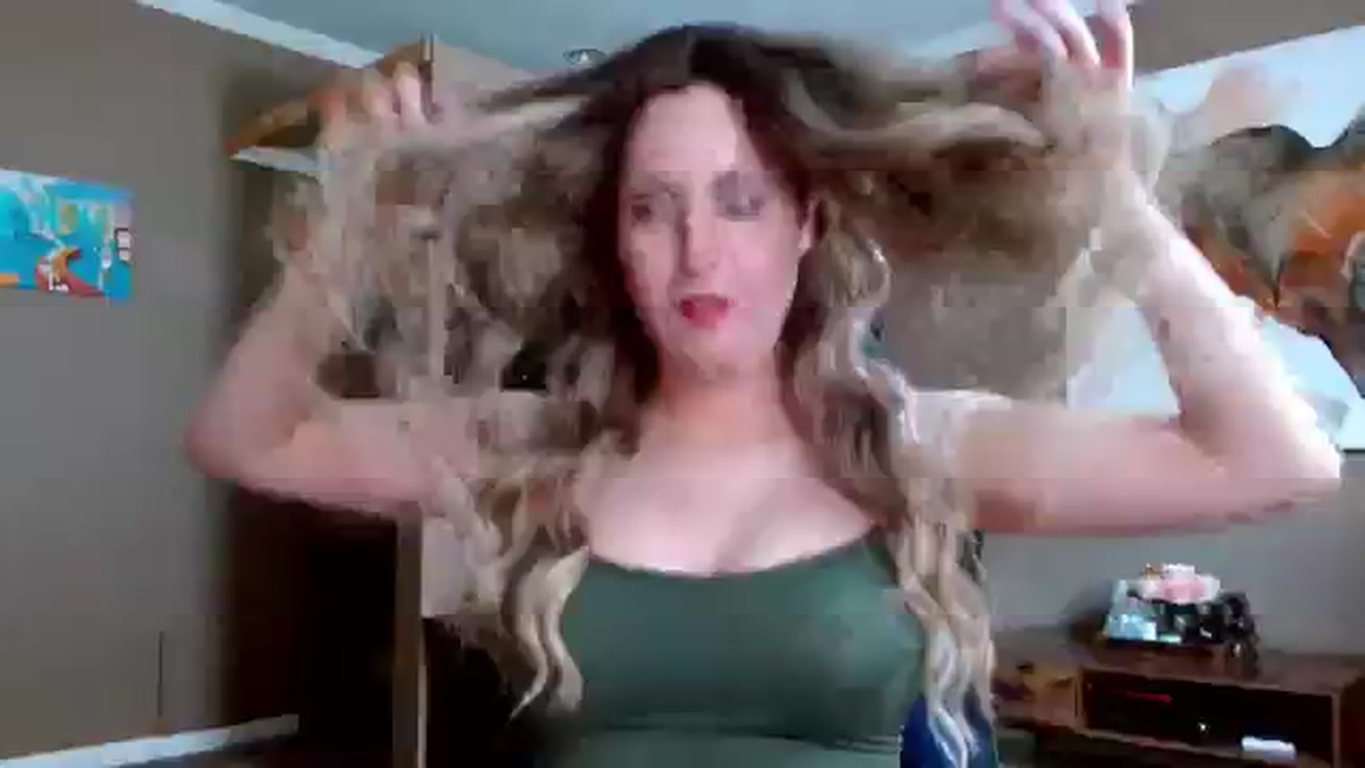 Gallery image thumbnail from Mel_inLove's myfreecams stream on, 06/20/2025, 18:33 image 15 of 20