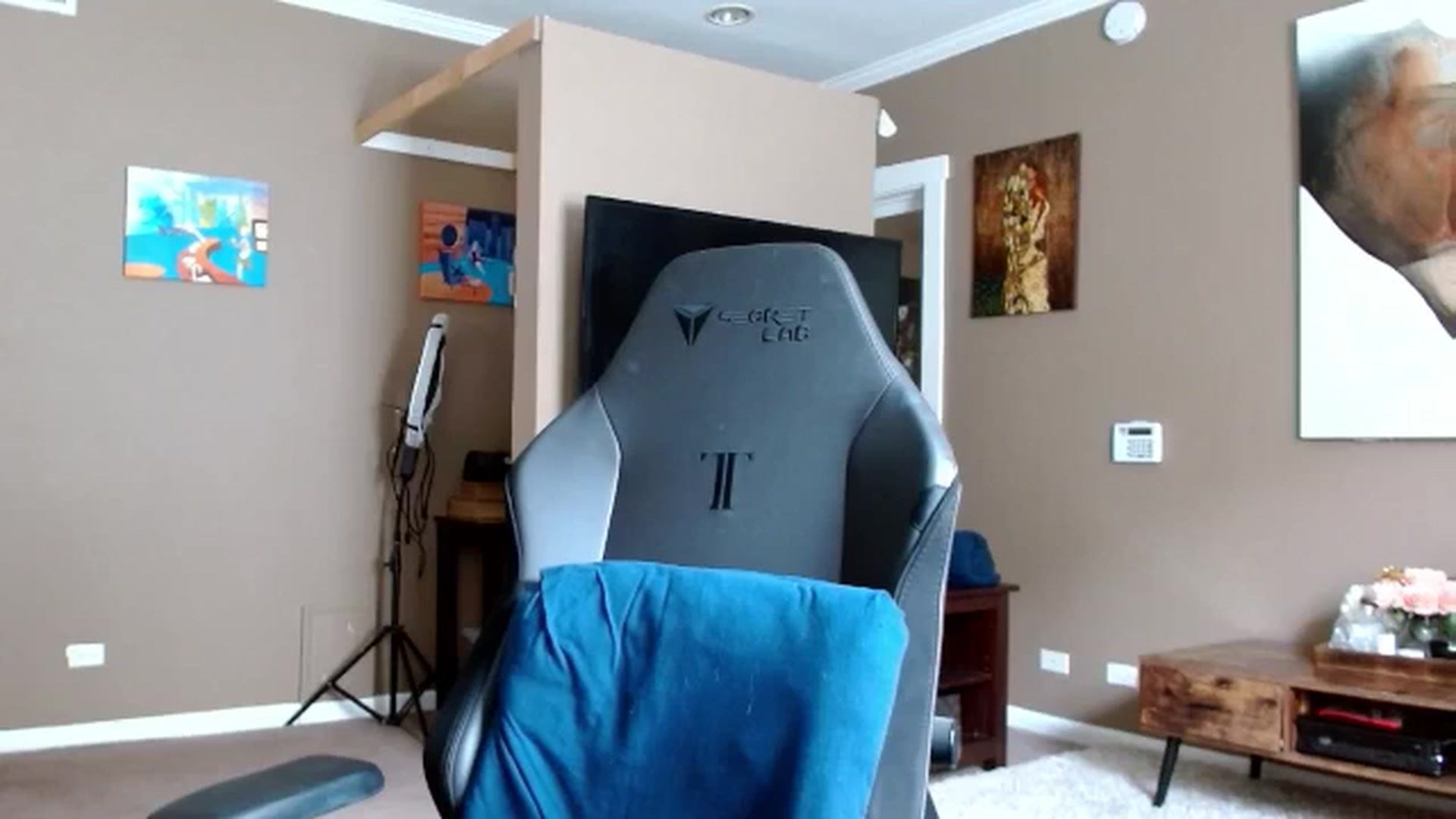 Gallery image thumbnail from Mel_inLove's myfreecams stream on, 07/10/2025, 18:06 image 5 of 20