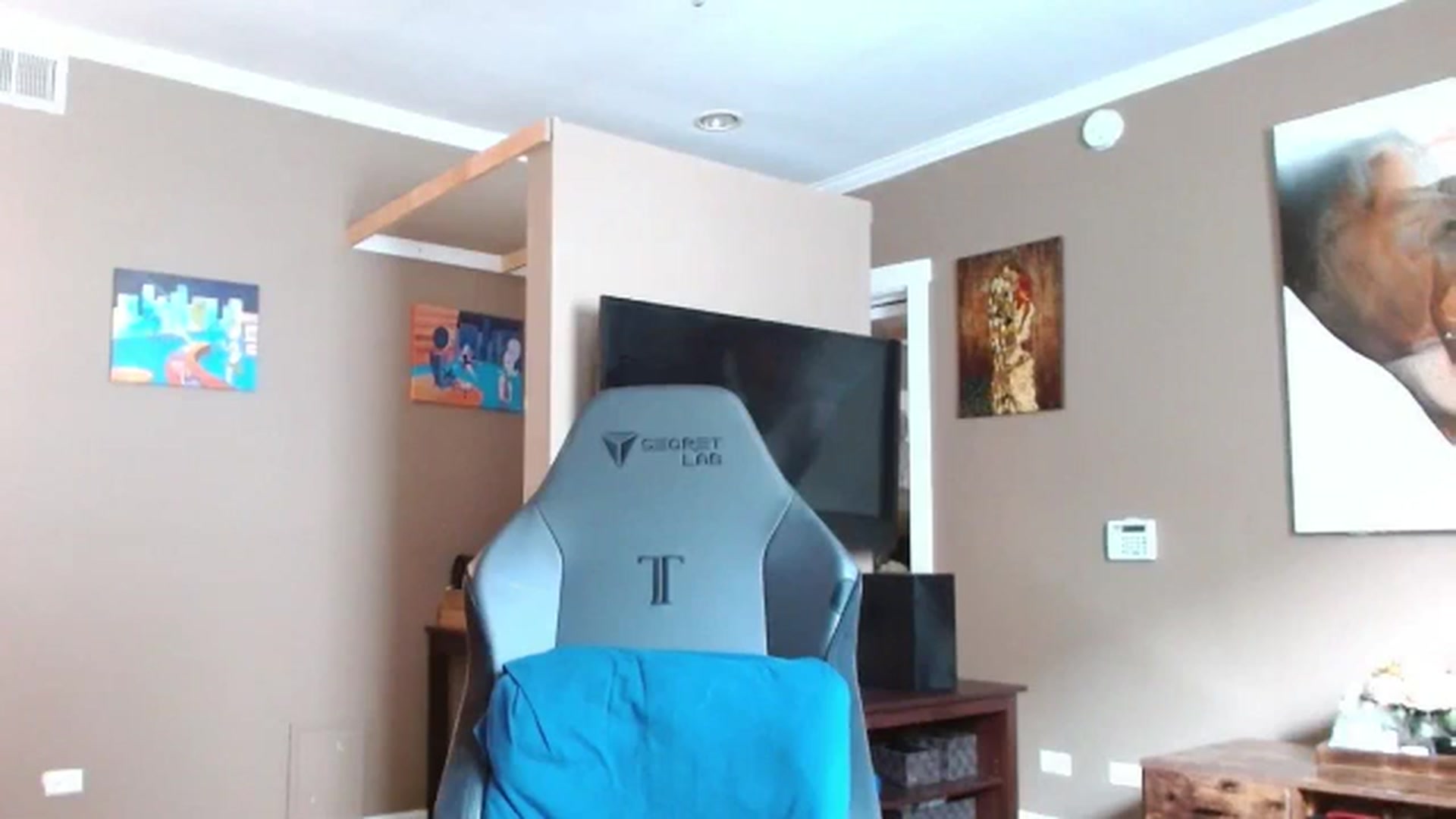 Gallery image thumbnail from Mel_inLove's myfreecams stream on, 08/01/2025, 24:22 image 5 of 20