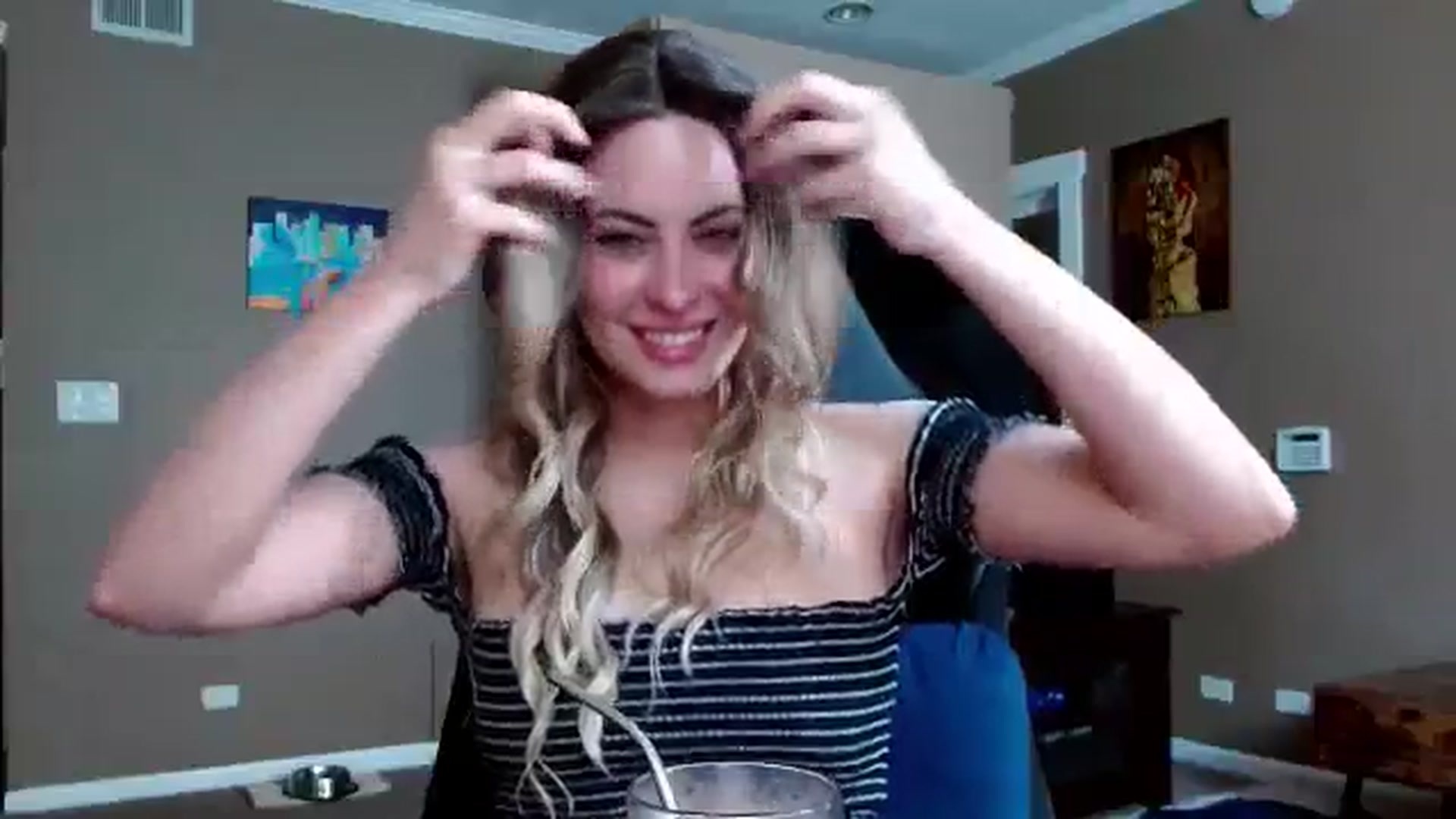 Gallery image thumbnail from Mel_inLove's myfreecams stream on, 08/11/2025, 17:52 image 5 of 20