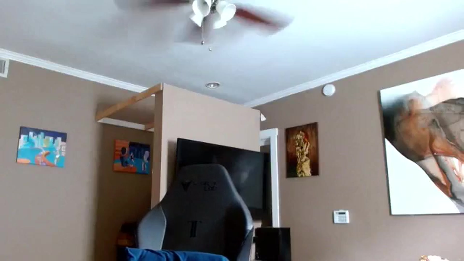 Gallery image thumbnail from Mel_inLove's myfreecams stream on, 08/18/2025, 18:44 image 3 of 20