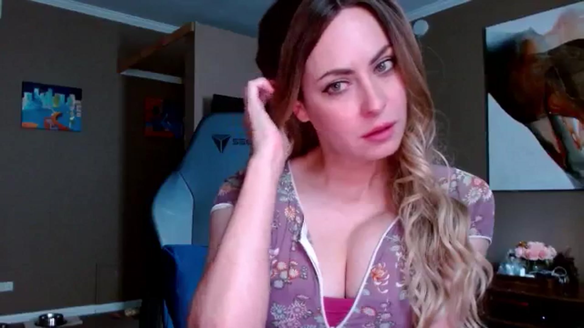 Gallery image thumbnail from Mel_inLove's myfreecams stream on, 08/23/2025, 17:21 image 18 of 20