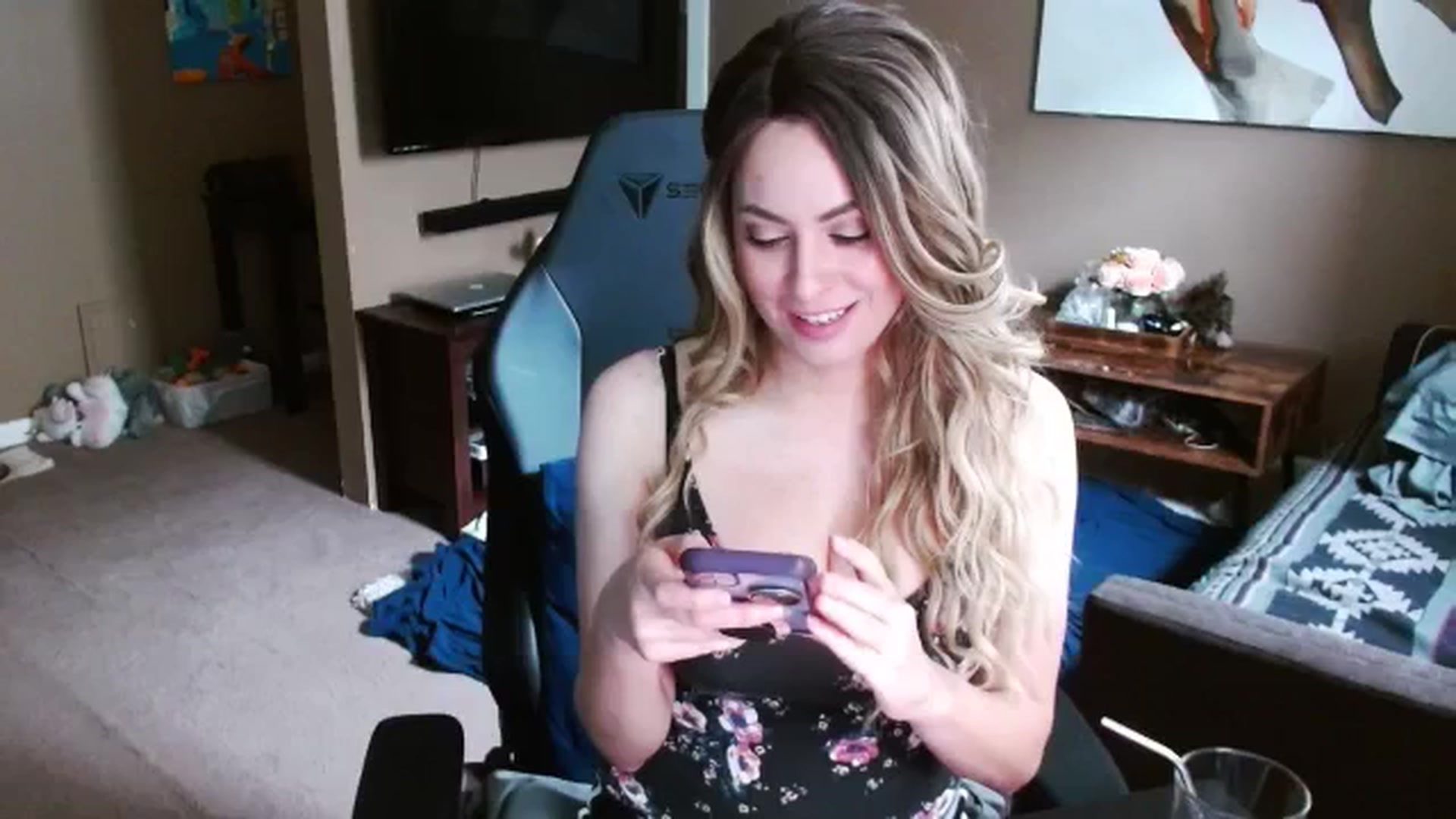Gallery image thumbnail from Mel_inLove's myfreecams stream on, 10/11/2025, 18:31 image 2 of 20