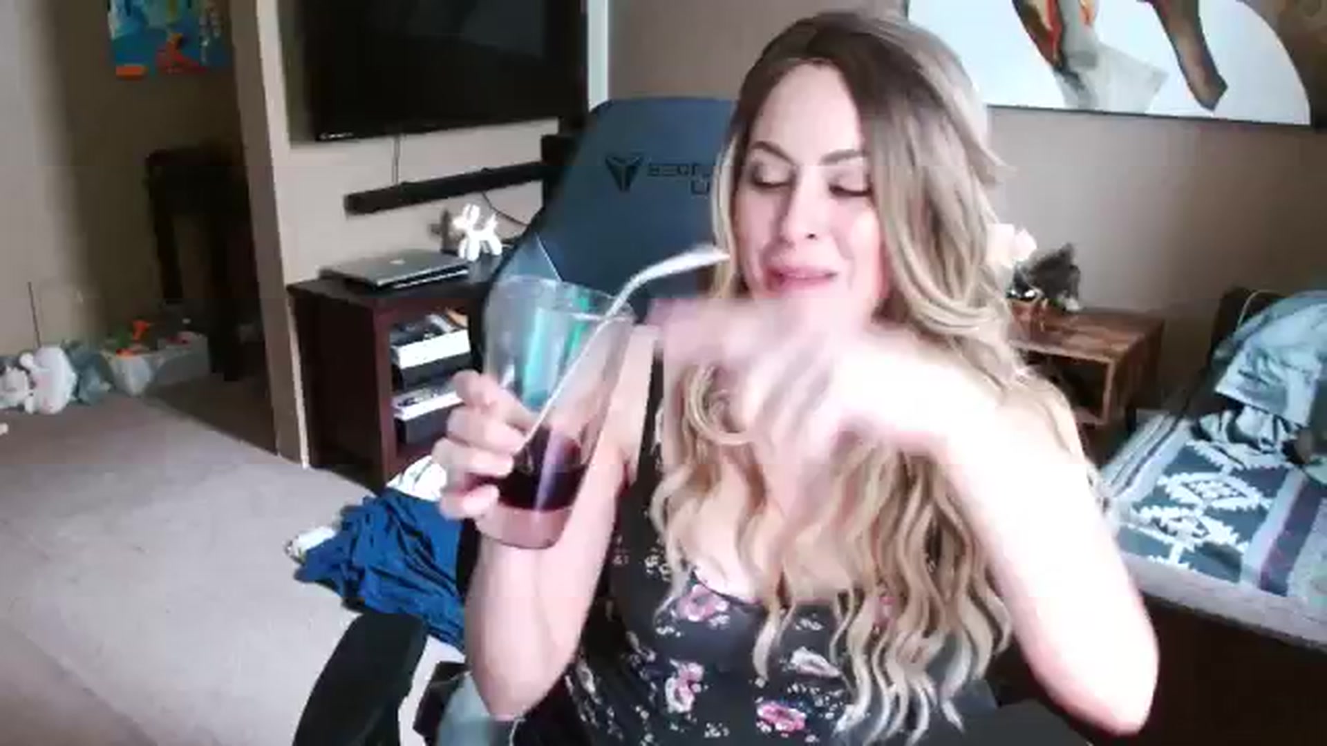 Gallery image thumbnail from Mel_inLove's myfreecams stream on, 10/11/2025, 18:58 image 8 of 20