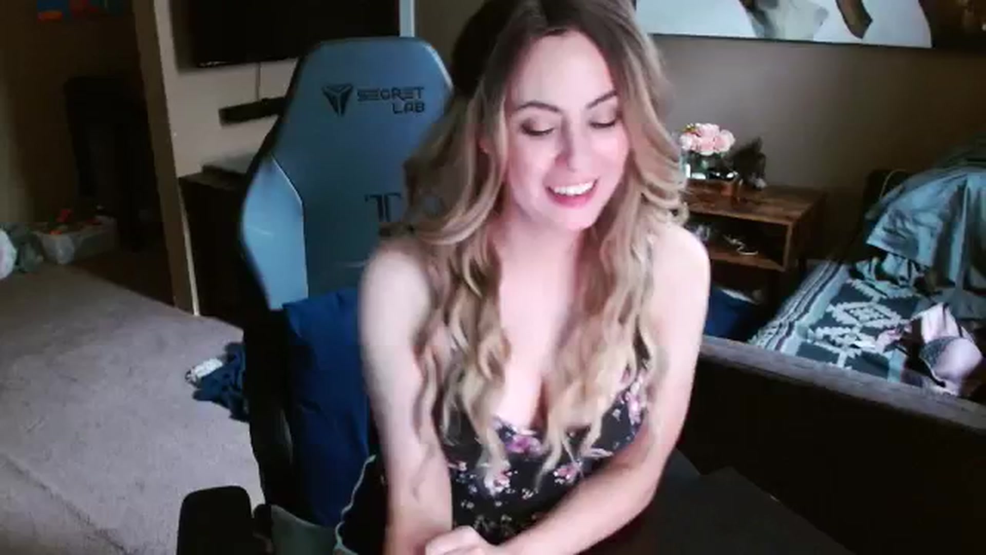 Gallery image thumbnail from Mel_inLove's myfreecams stream on, 10/11/2025, 19:54 image 15 of 20