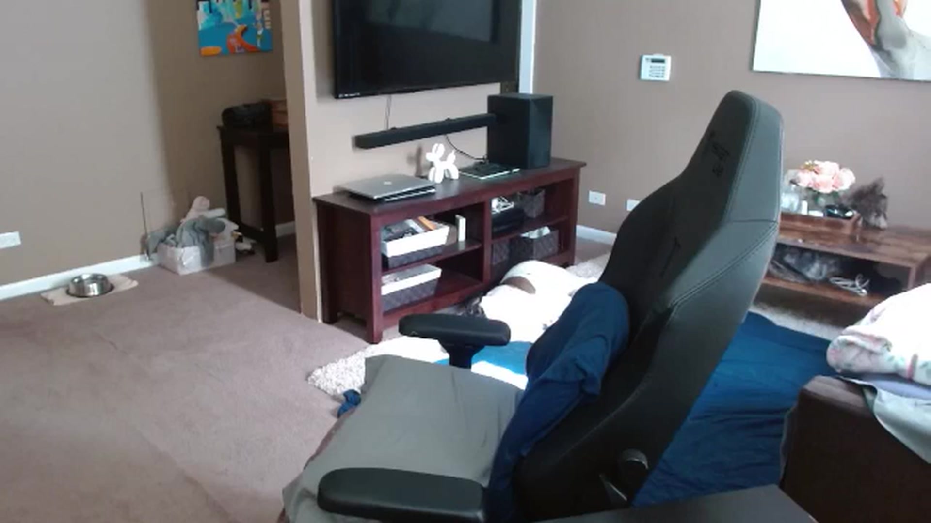 Gallery image thumbnail from Mel_inLove's myfreecams stream on, 10/16/2025, 17:39 image 18 of 20