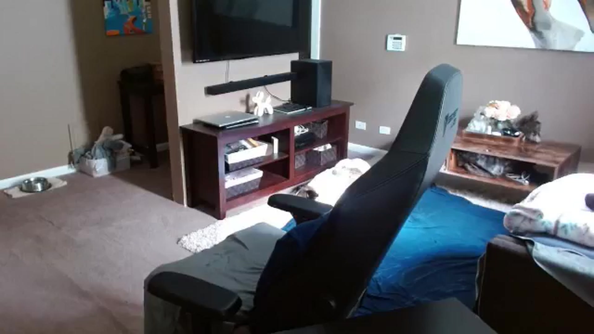 Gallery image thumbnail from Mel_inLove's myfreecams stream on, 10/16/2025, 19:05 image 6 of 20