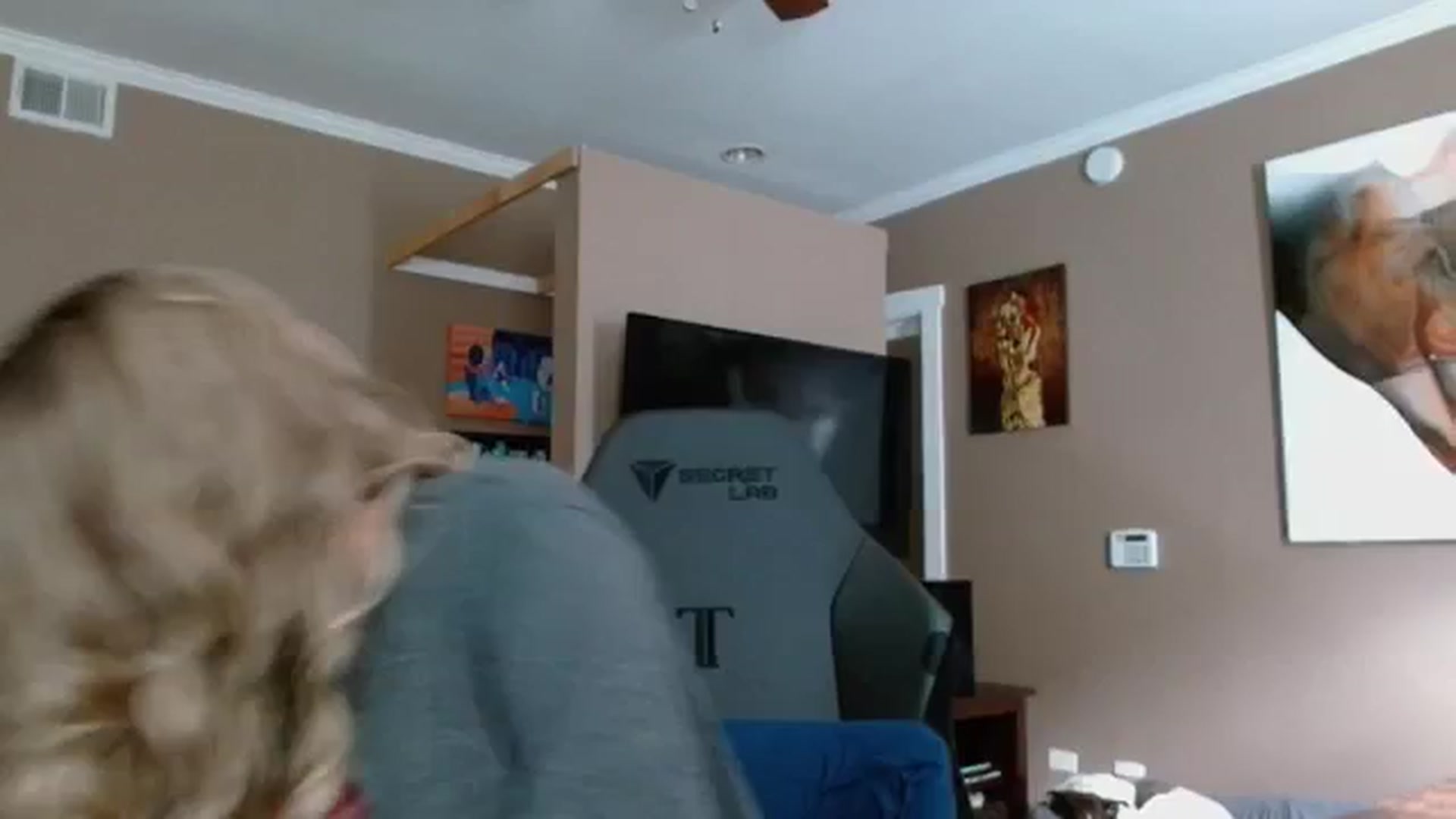 Gallery image thumbnail from Mel_inLove's myfreecams stream on, 10/25/2025, 18:55 image 10 of 20