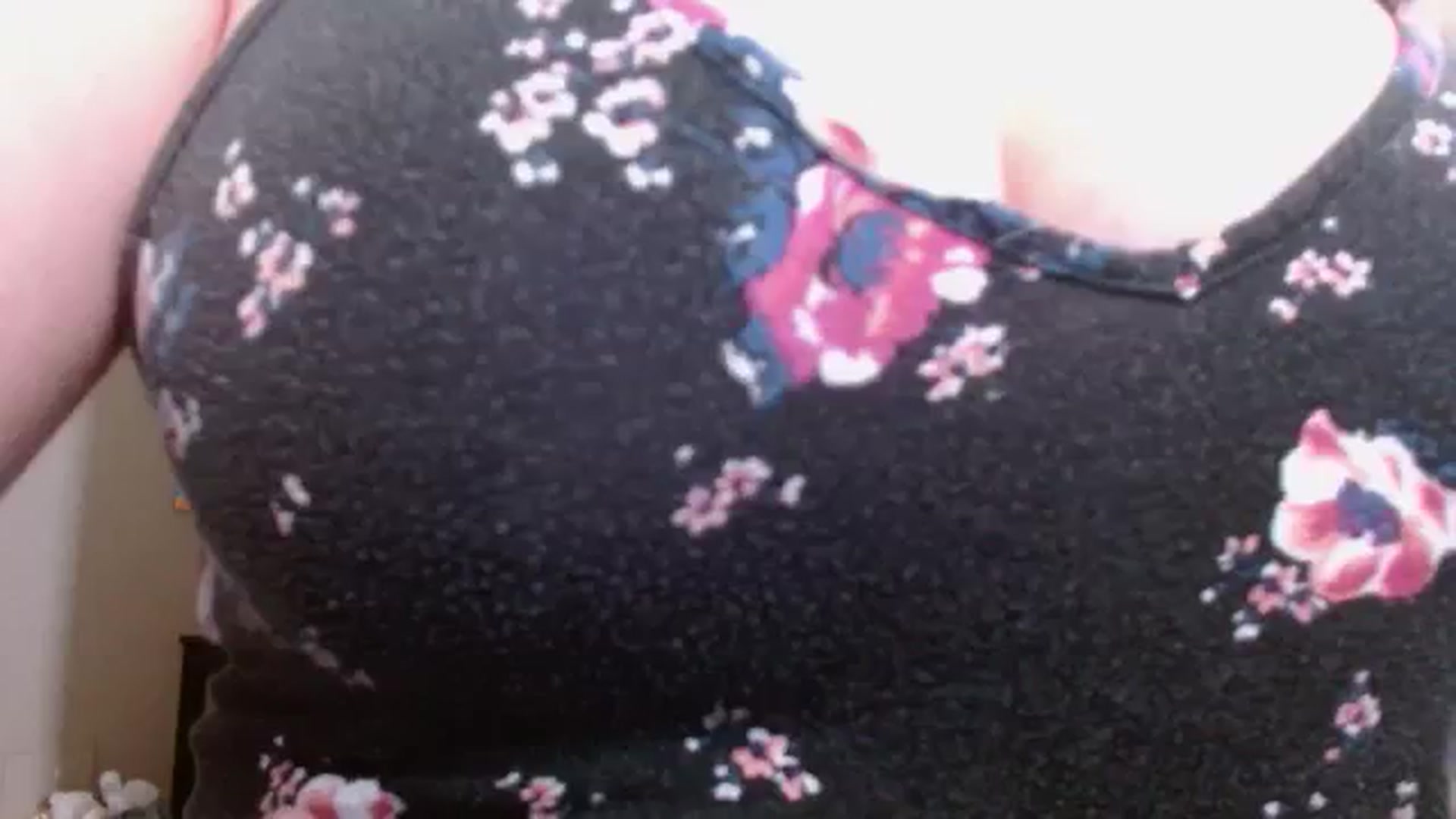 Gallery image thumbnail from Mel_inLove's myfreecams stream on, 10/28/2025, 18:22 image 9 of 20