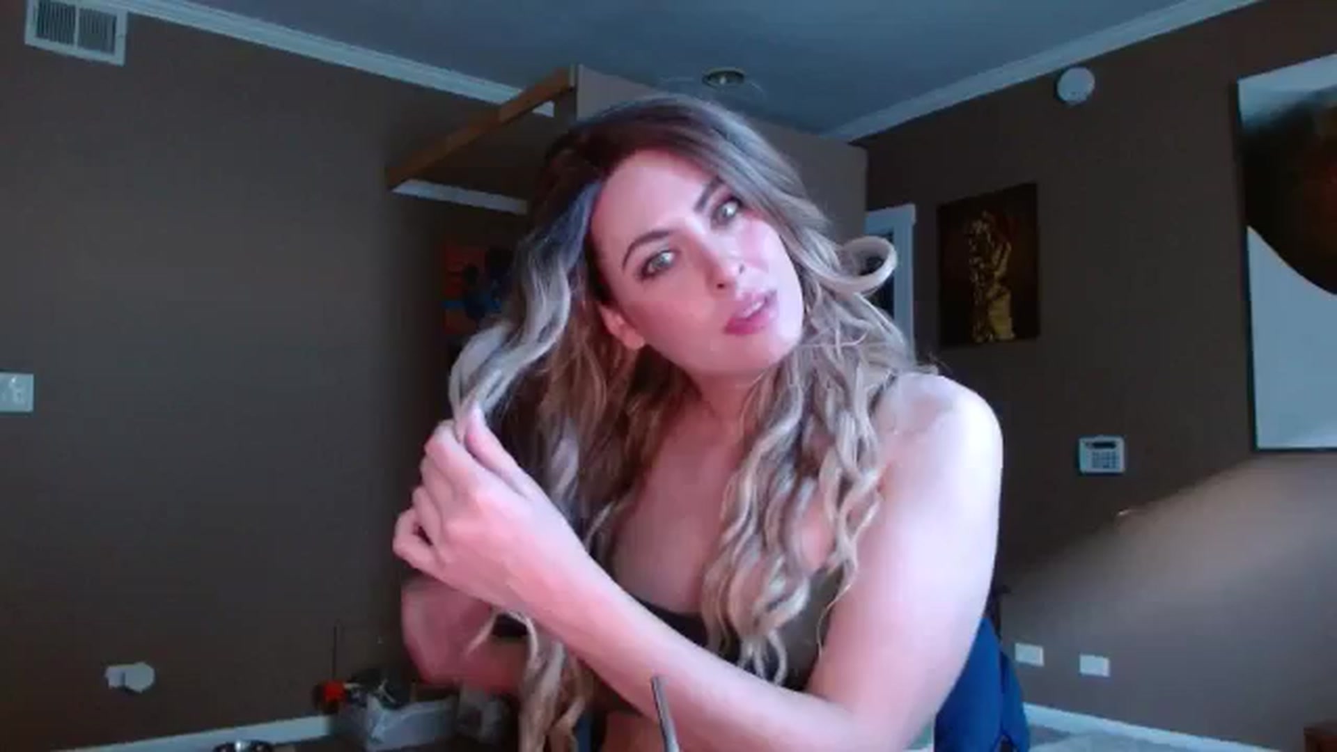 Gallery image thumbnail from Mel_inLove's myfreecams stream on, 11/16/2025, 20:42 image 2 of 20