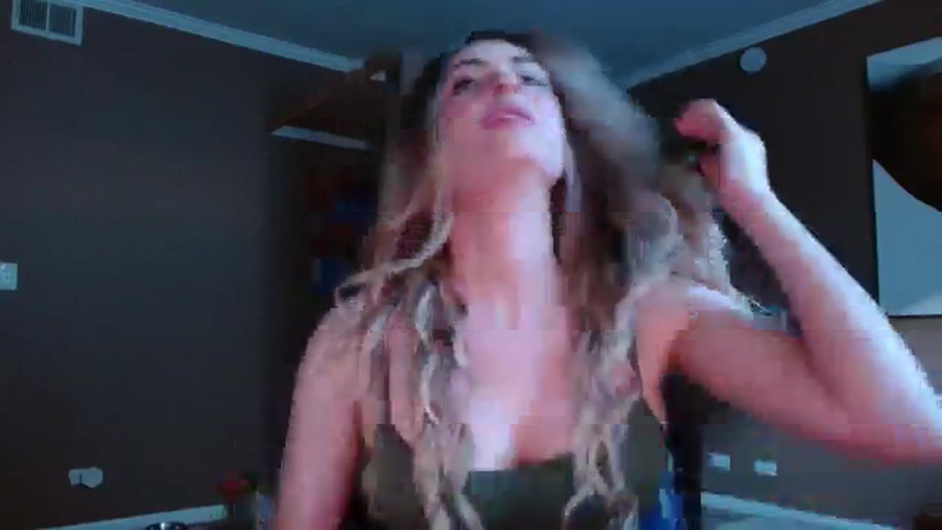 Gallery image thumbnail from Mel_inLove's myfreecams stream on, 11/16/2025, 20:42 image 14 of 20