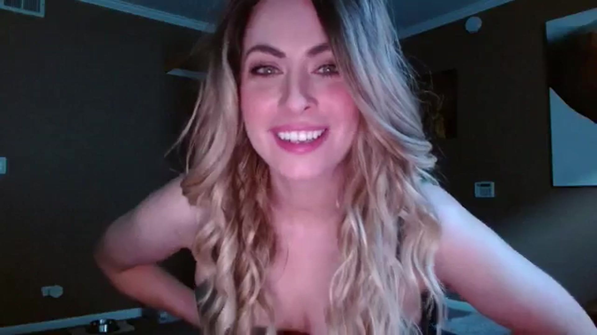 Gallery image thumbnail from Mel_inLove's myfreecams stream on, 11/16/2025, 21:26 image 20 of 20