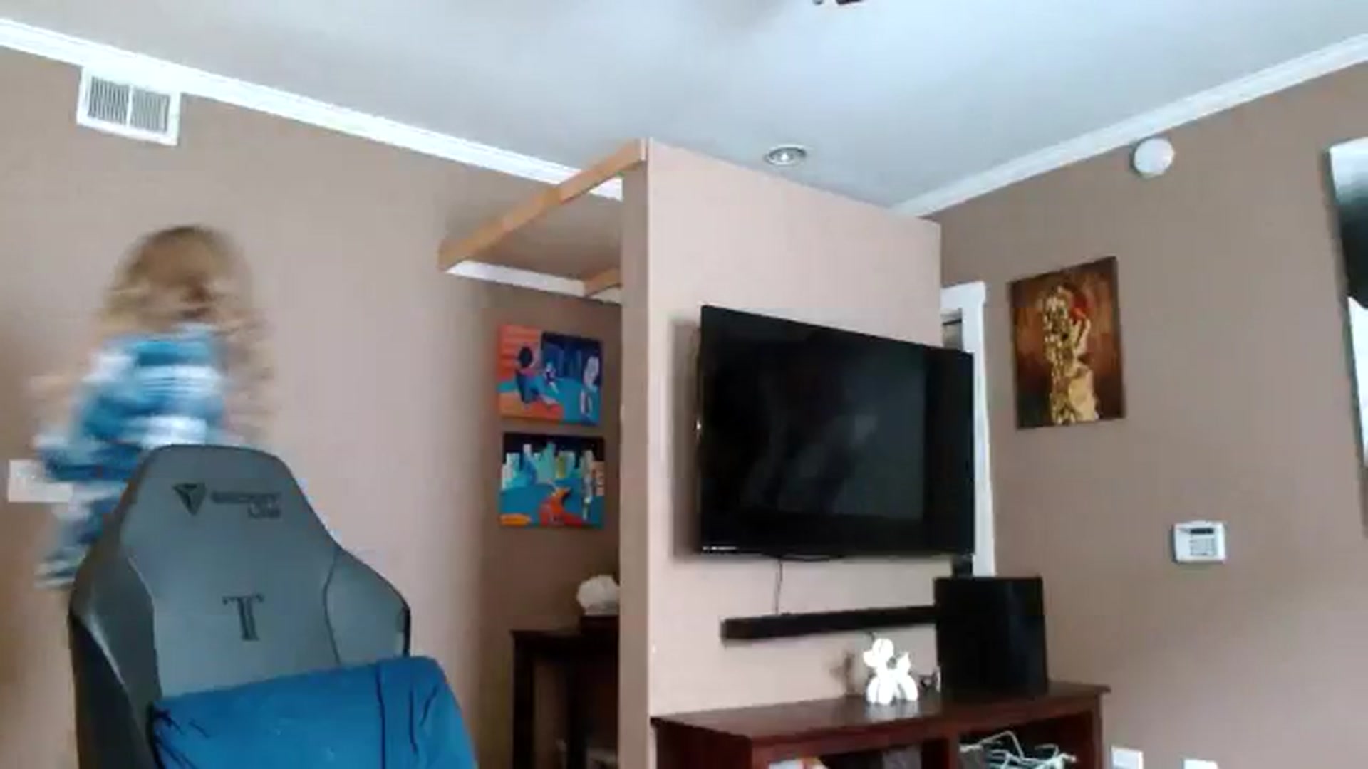 Gallery image thumbnail from Mel_inLove's myfreecams stream on, 12/13/2025, 18:24 image 10 of 20
