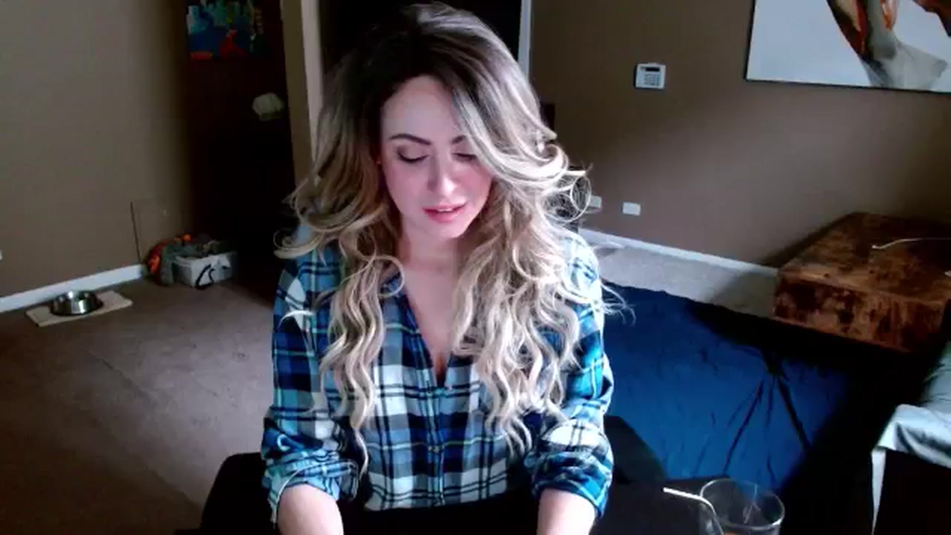 Gallery image thumbnail from Mel_inLove's myfreecams stream on, 12/13/2025, 18:24 image 1 of 20