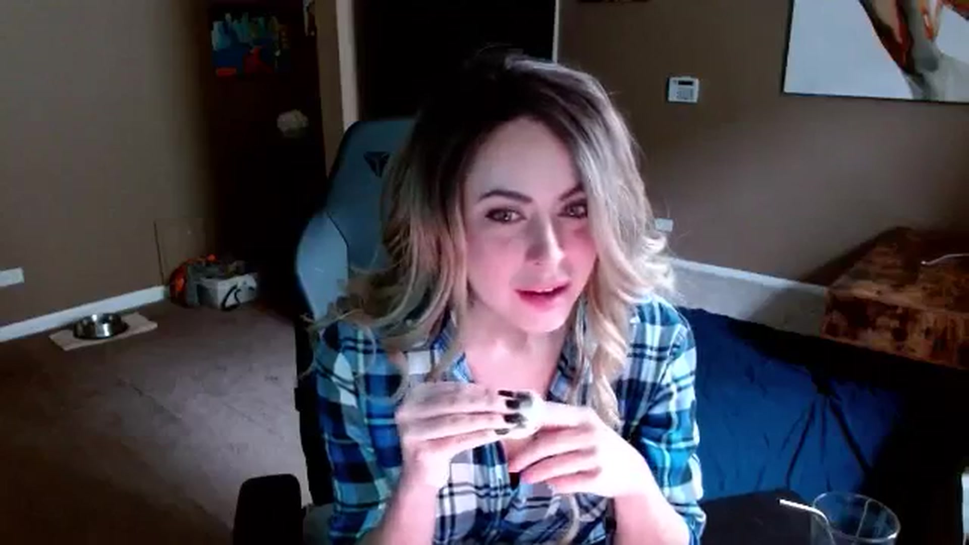 Gallery image thumbnail from Mel_inLove's myfreecams stream on, 12/13/2025, 18:24 image 3 of 20