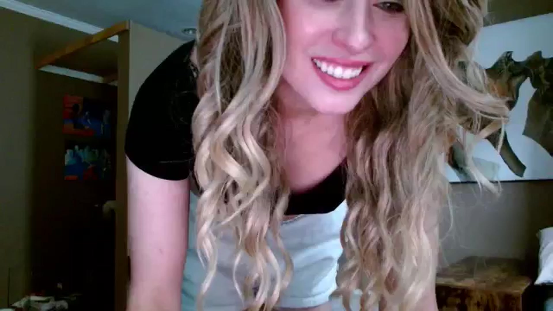 Gallery image thumbnail from Mel_inLove's myfreecams stream on, 01/08/2026, 19:09 image 4 of 20