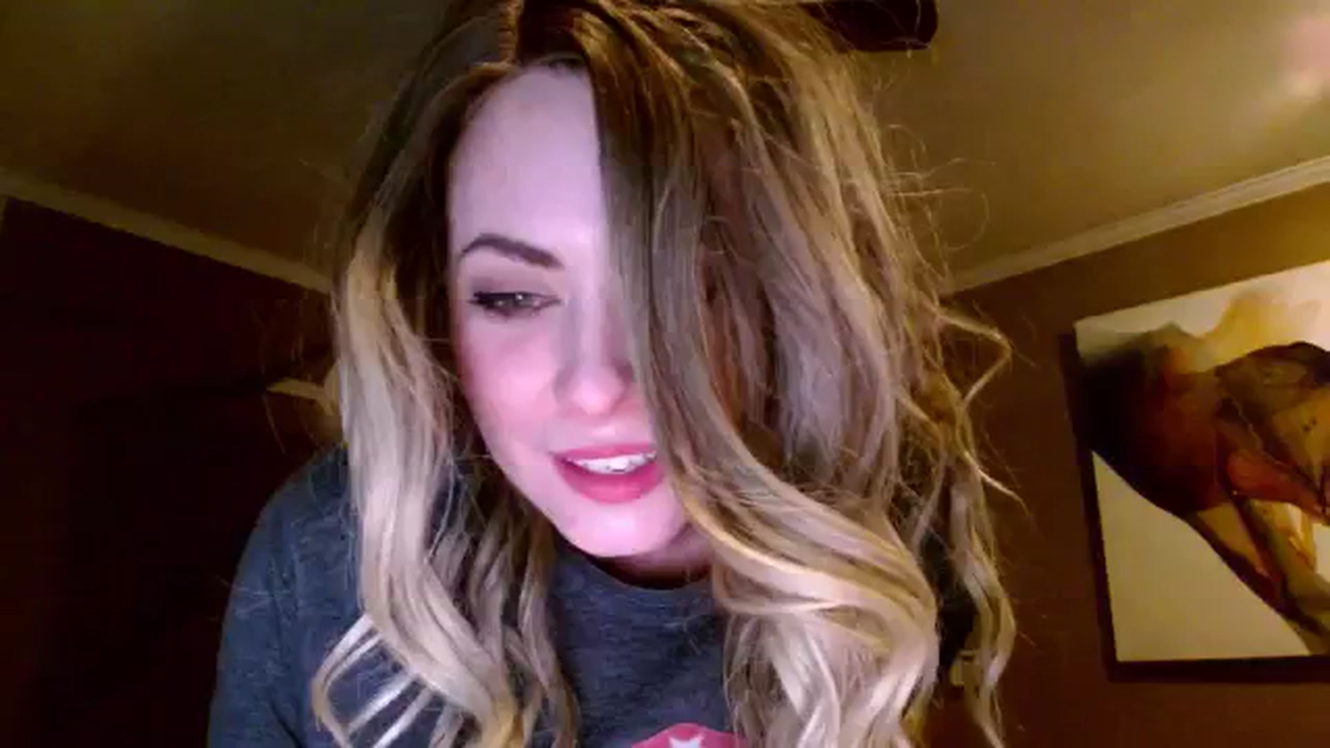 Gallery image thumbnail from Mel_inLove's myfreecams stream on, 03/06/2026, 01:04 image 15 of 20