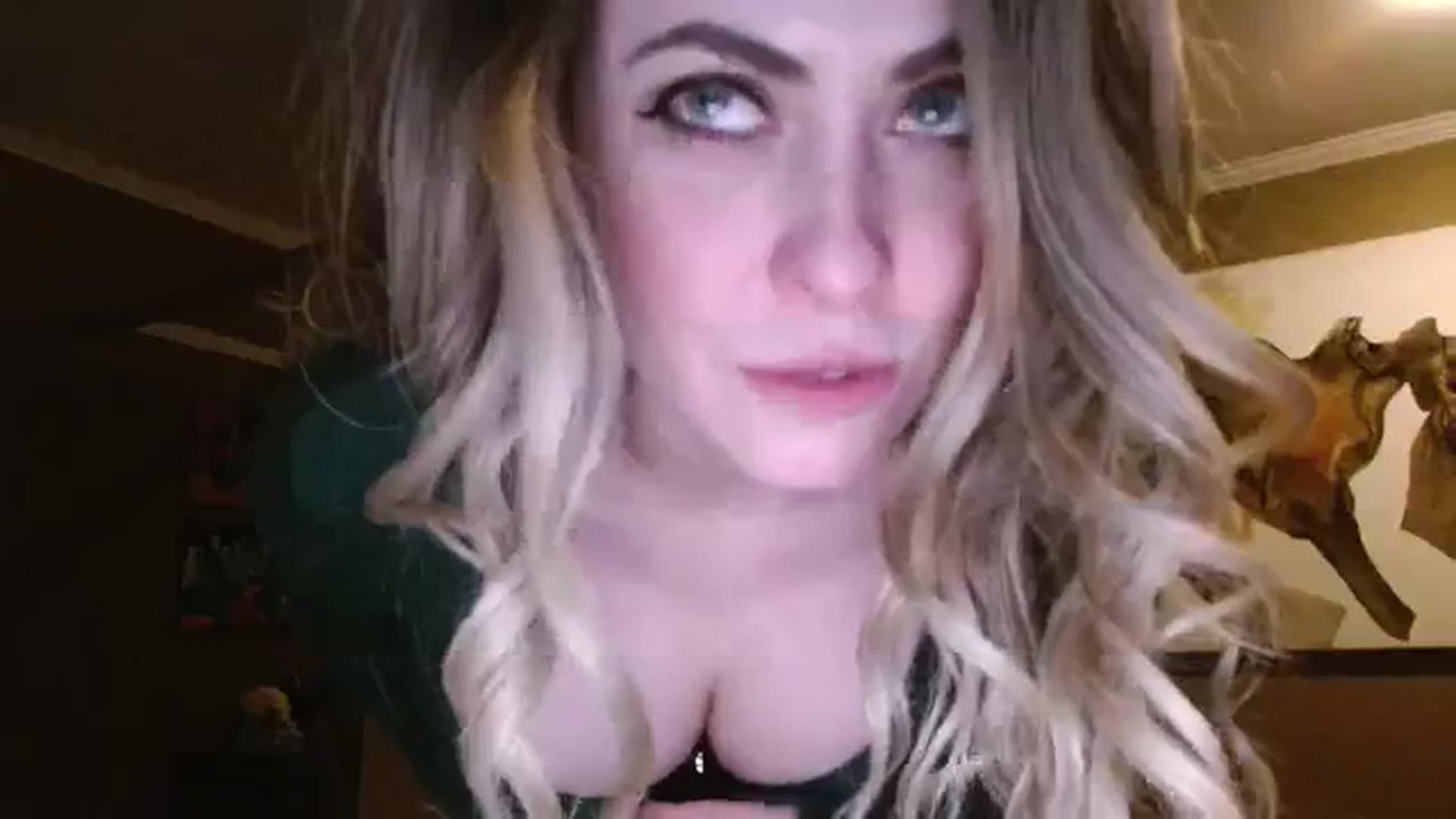 Gallery image thumbnail from Mel_inLove's myfreecams stream on, 03/28/2026, 04:18 image 5 of 20