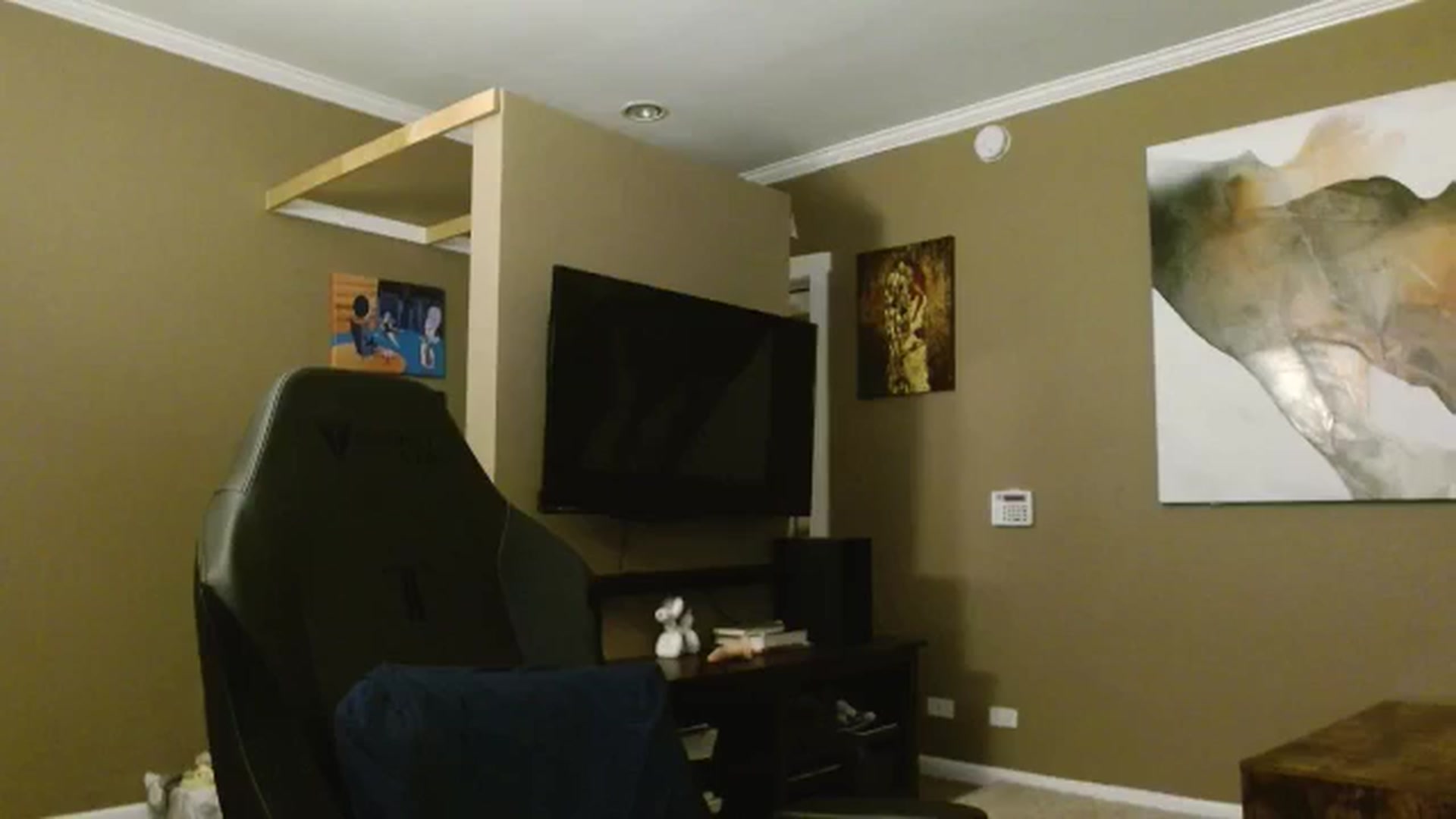 Gallery image thumbnail from Mel_inLove's myfreecams stream on, 03/30/2026, 04:46 image 1 of 20