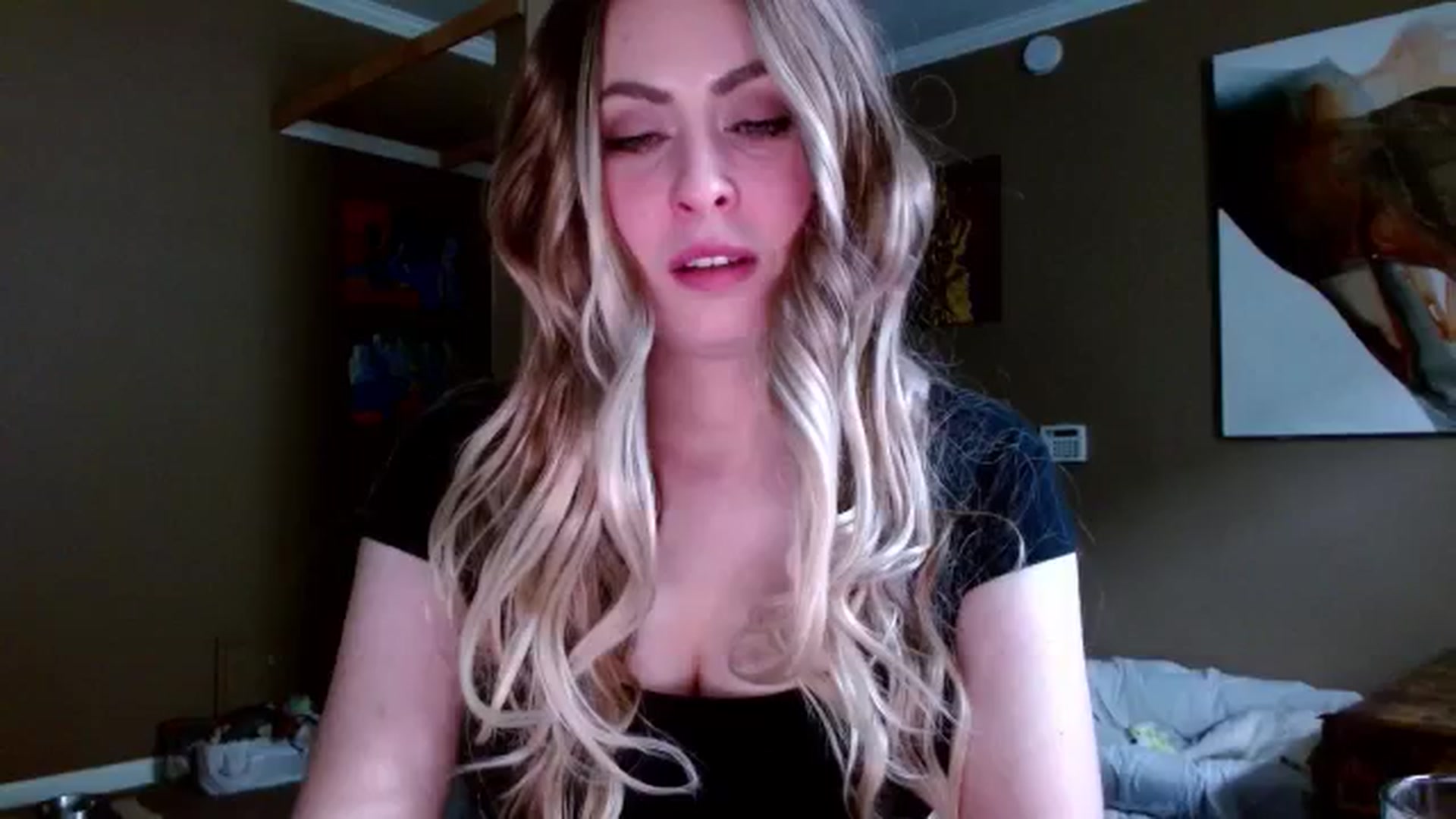 Gallery image thumbnail from Mel_inLove's myfreecams stream on, 04/26/2026, 24:01 image 2 of 20