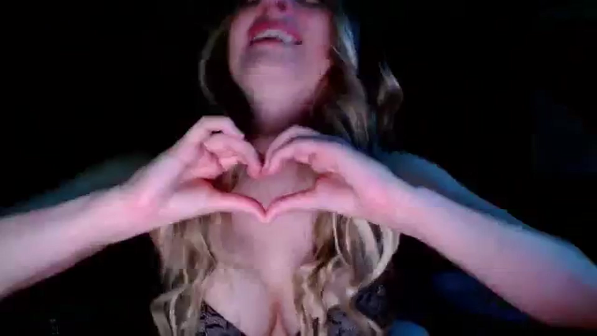 Gallery image thumbnail from Mel_inLove's myfreecams stream on, 04/26/2026, 01:38 image 5 of 20