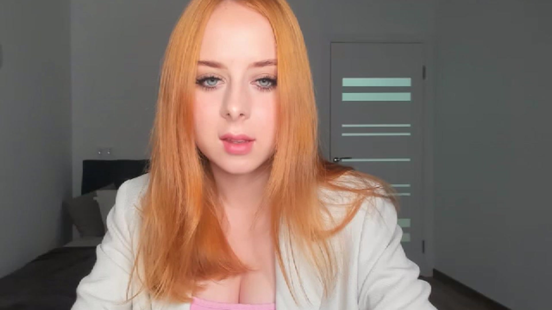 Gallery image thumbnail from MelaniaRous's myfreecams stream on, 08/03/2024, 19:32 image 3 of 20
