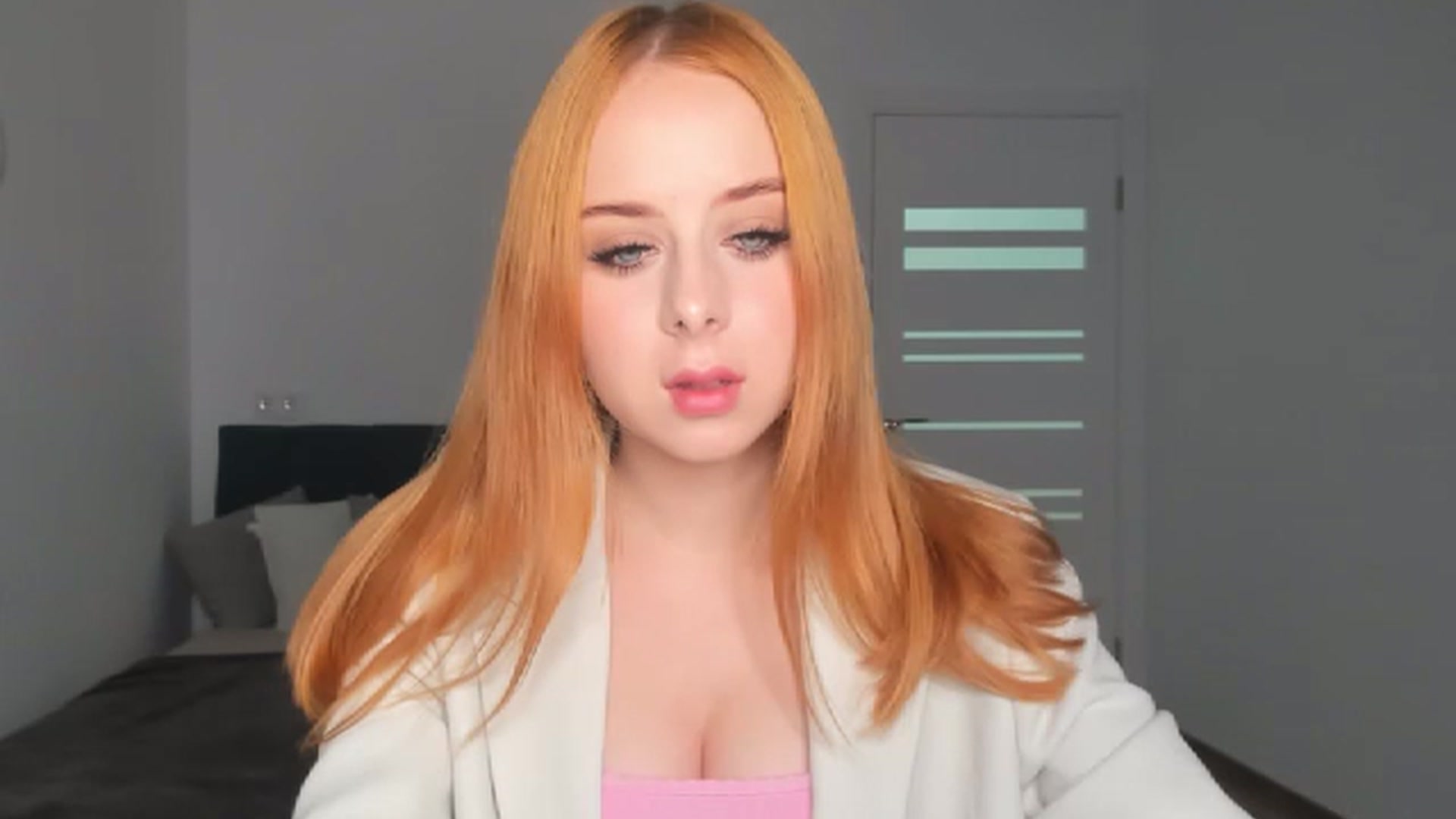 Gallery image thumbnail from MelaniaRous's myfreecams stream on, 08/03/2024, 19:32 image 6 of 20
