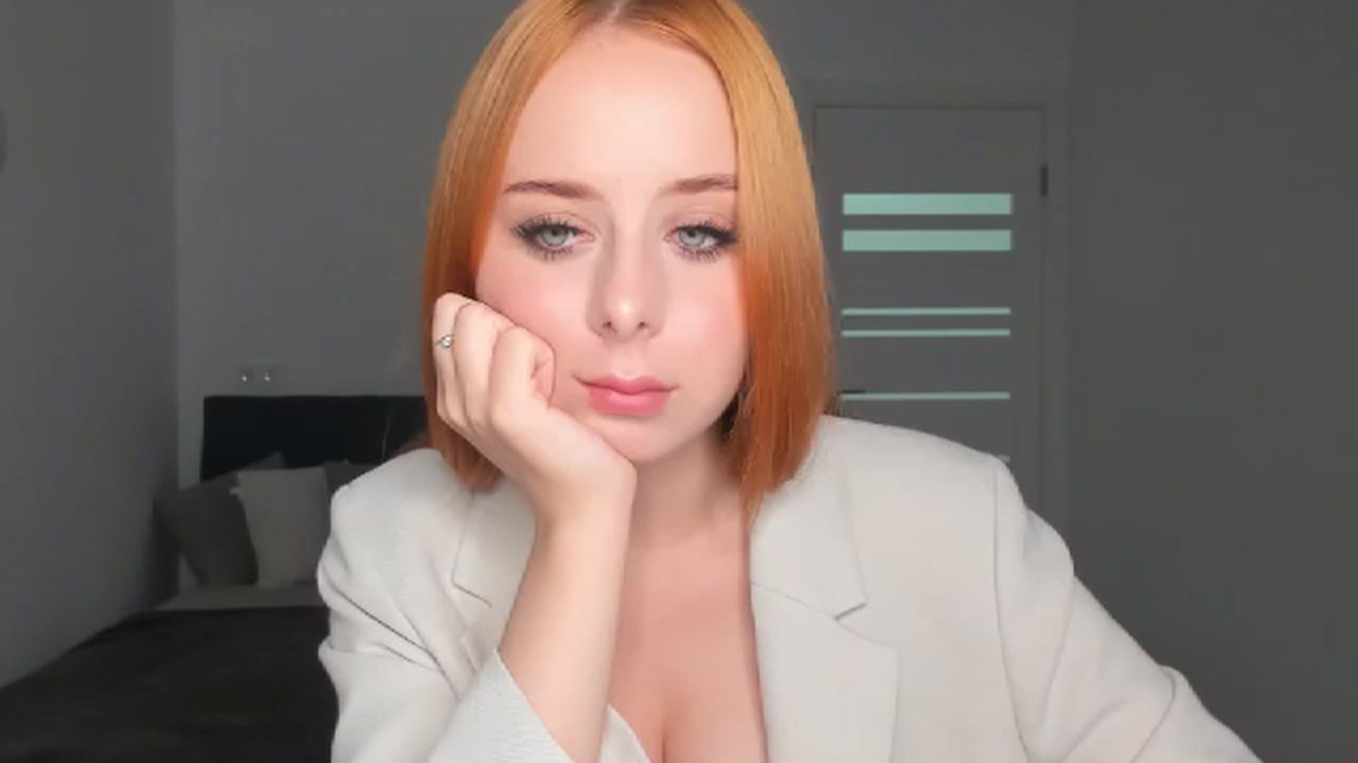 Gallery image thumbnail from MelaniaRous's myfreecams stream on, 08/03/2024, 19:32 image 19 of 20