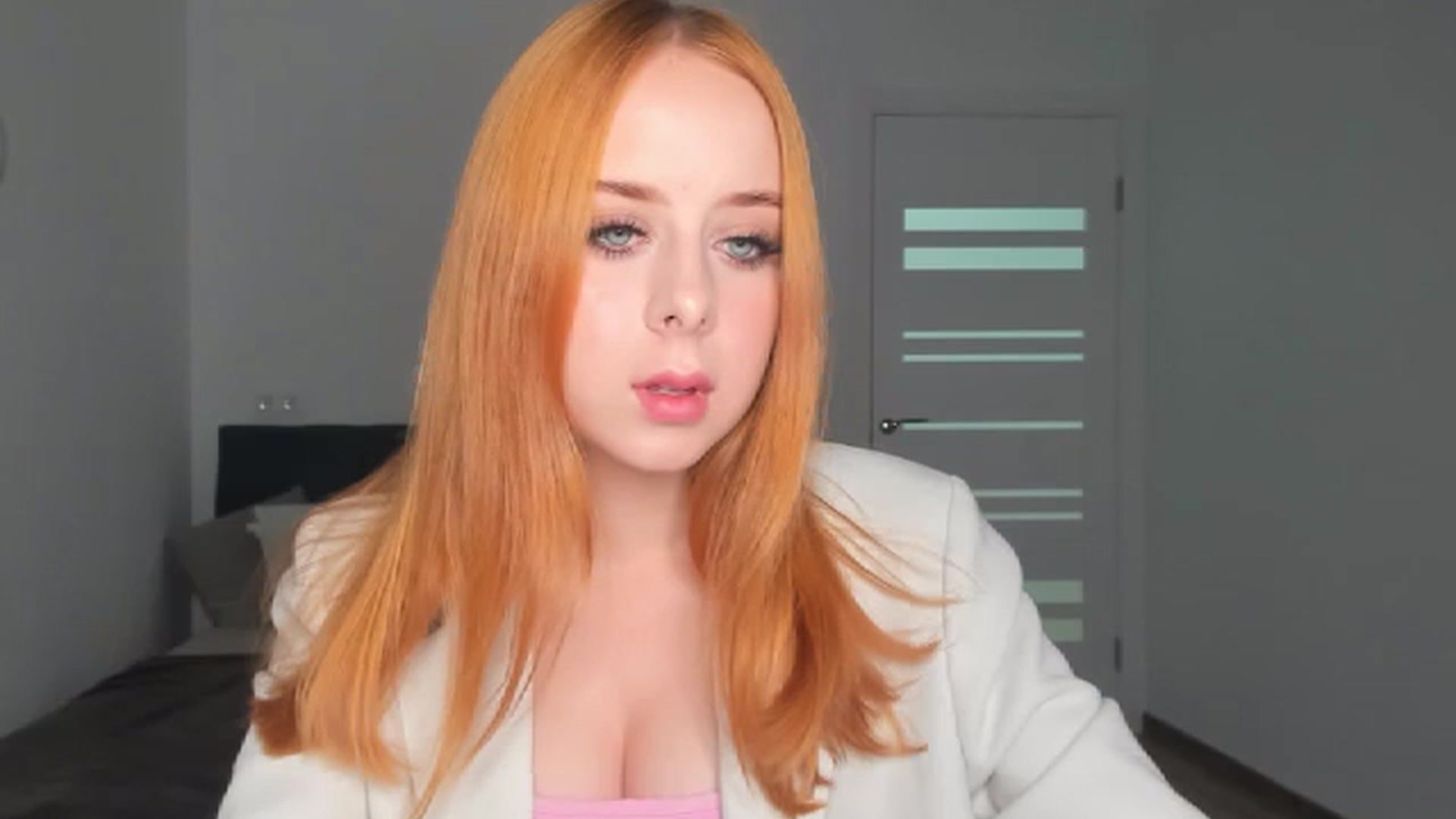 Gallery image thumbnail from MelaniaRous's myfreecams stream on, 08/03/2024, 19:32 image 7 of 20