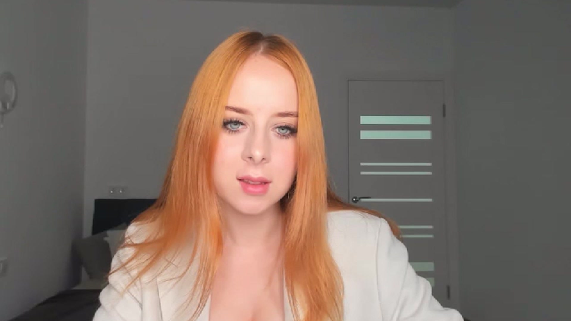 Gallery image thumbnail from MelaniaRous's myfreecams stream on, 08/03/2024, 19:32 image 2 of 20