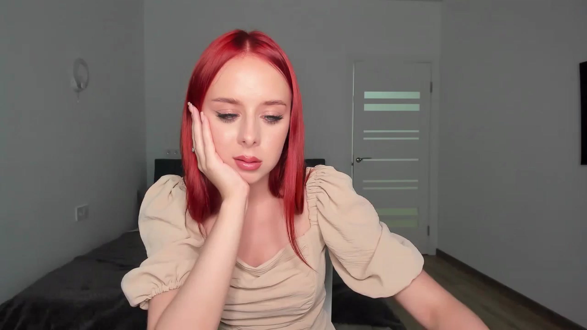 Gallery image thumbnail from MelaniaRous's myfreecams stream on, 08/06/2024, 20:01 image 1 of 20